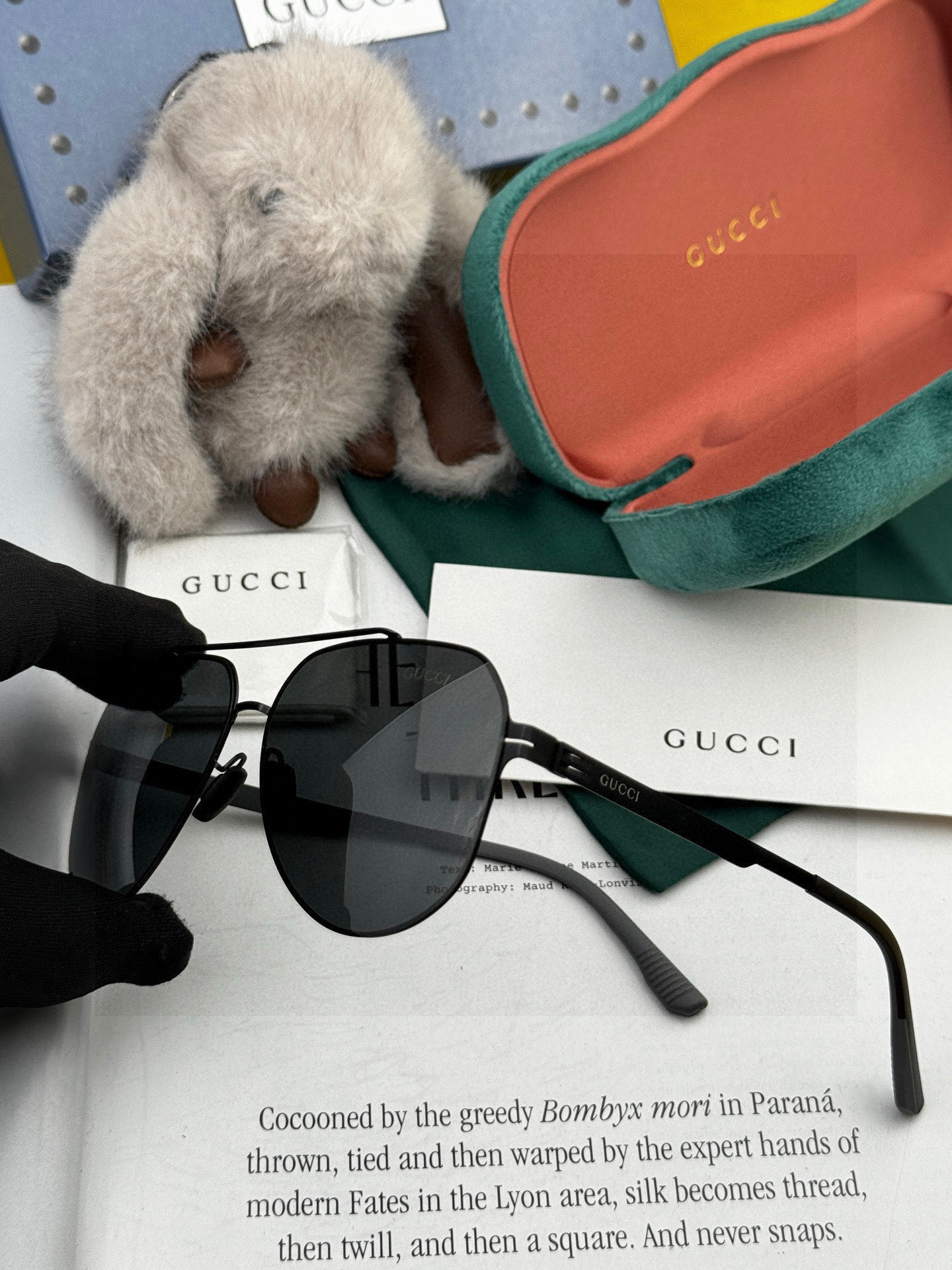       GUCC* 2025 新款男女情侣款太阳iP电镀永不褪色 卖点：超轻超有弹性整幅眼镜无螺丝重