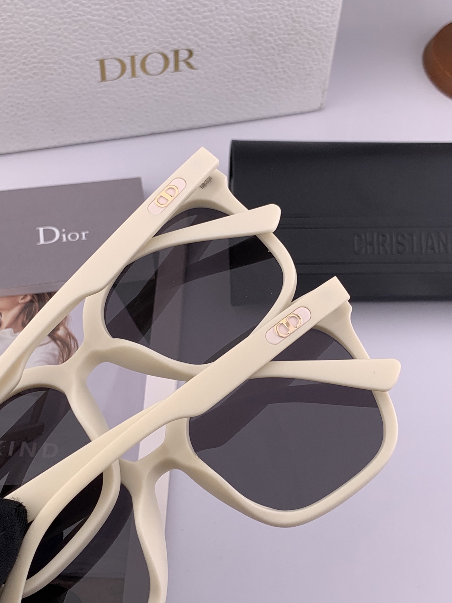 🔺DIOR🔻方框太阳镜 完美品质 🎓独特设计  适合各种脸型 亮相时装周 超时尚百搭 实物精致  情侣款