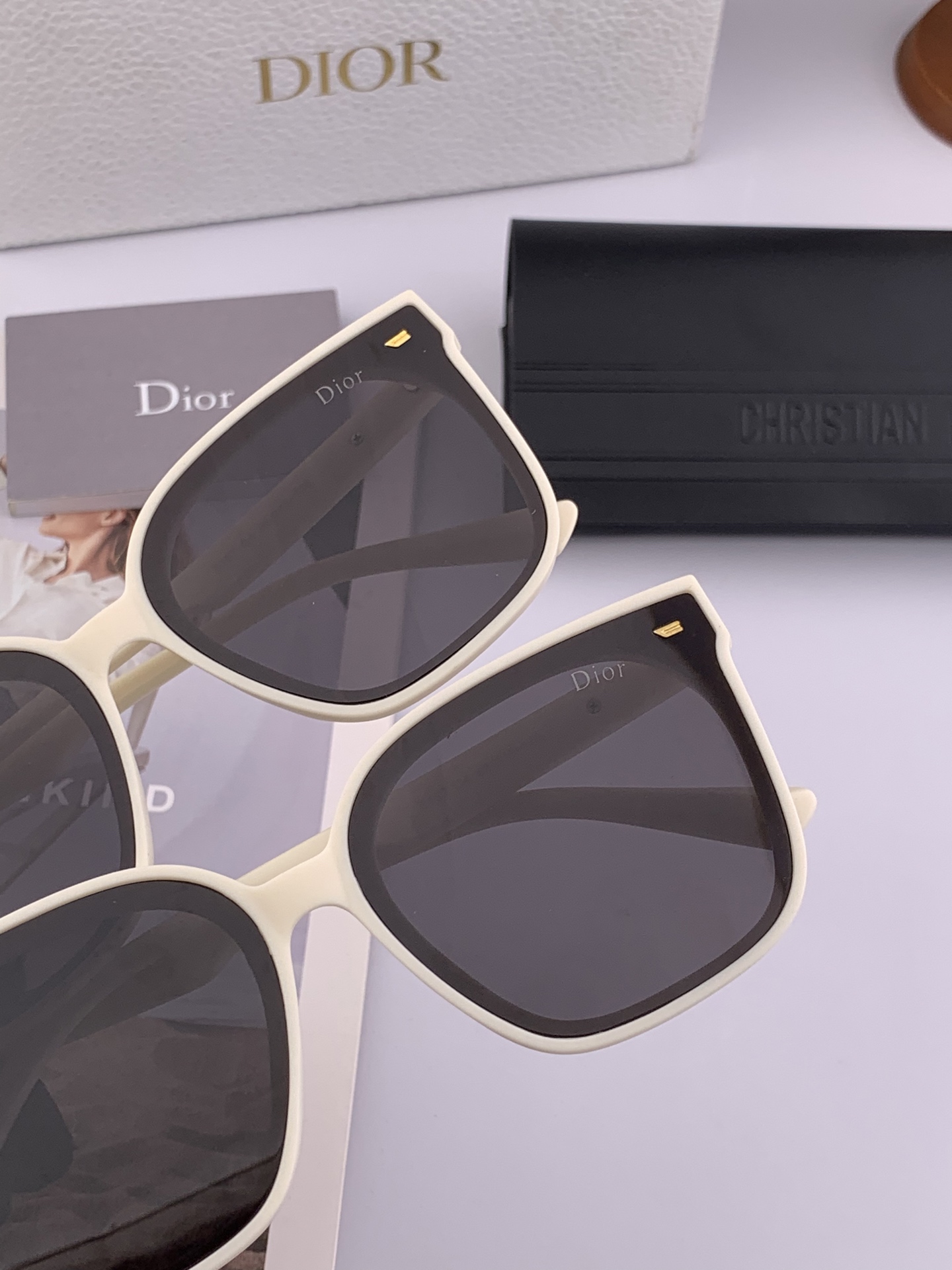 🔺DIOR🔻方框太阳镜 完美品质 🎓独特设计  适合各种脸型 亮相时装周 超时尚百搭 实物精致  情侣款