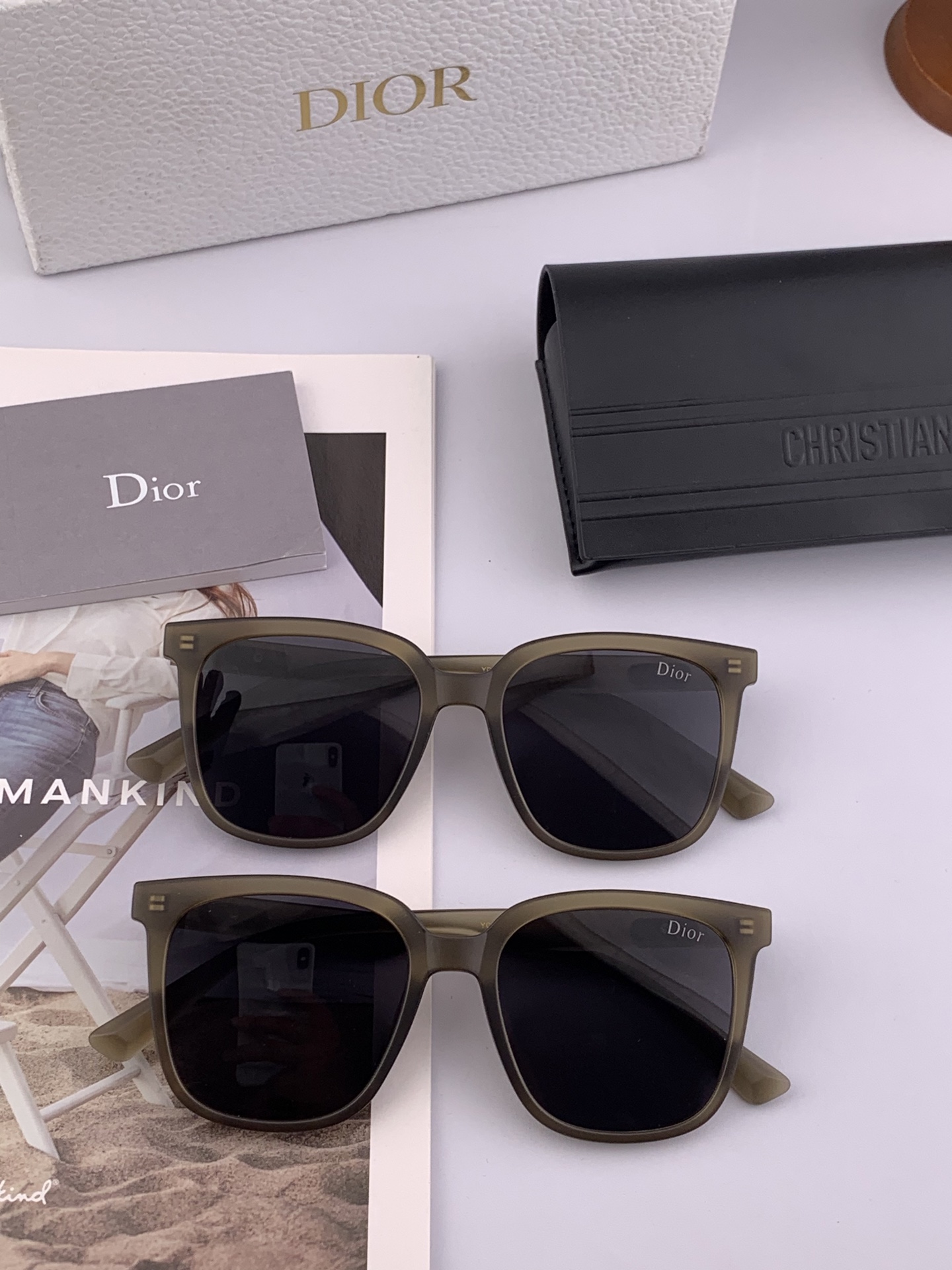  🔺DIOR🔻方框太阳镜 完美品质 🎓独特设计  适合各种脸型 亮相时装周 超时尚百搭 实物精致  情侣