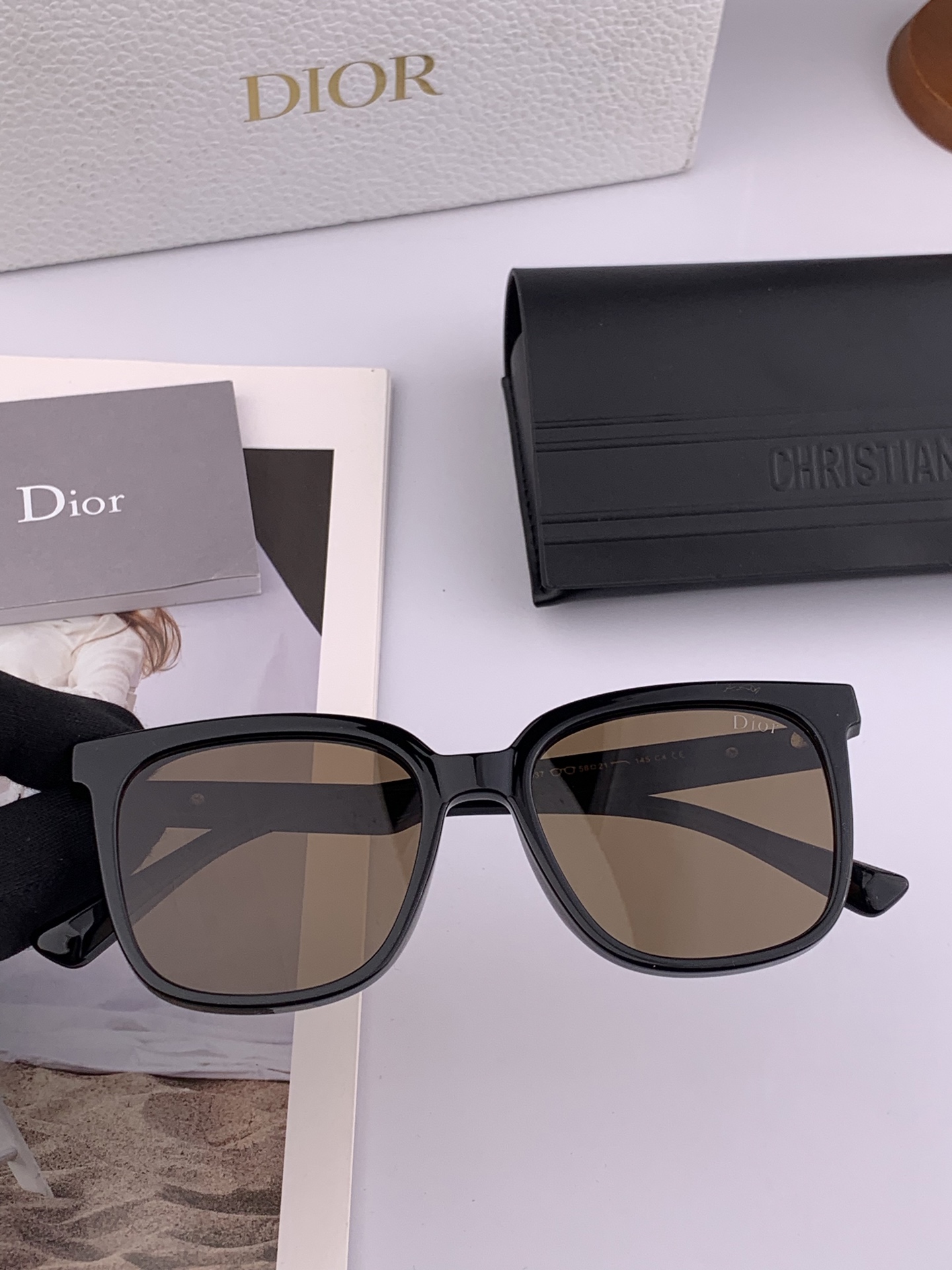  🔺DIOR🔻方框太阳镜 完美品质 🎓独特设计  适合各种脸型 亮相时装周 超时尚百搭 实物精致  情侣