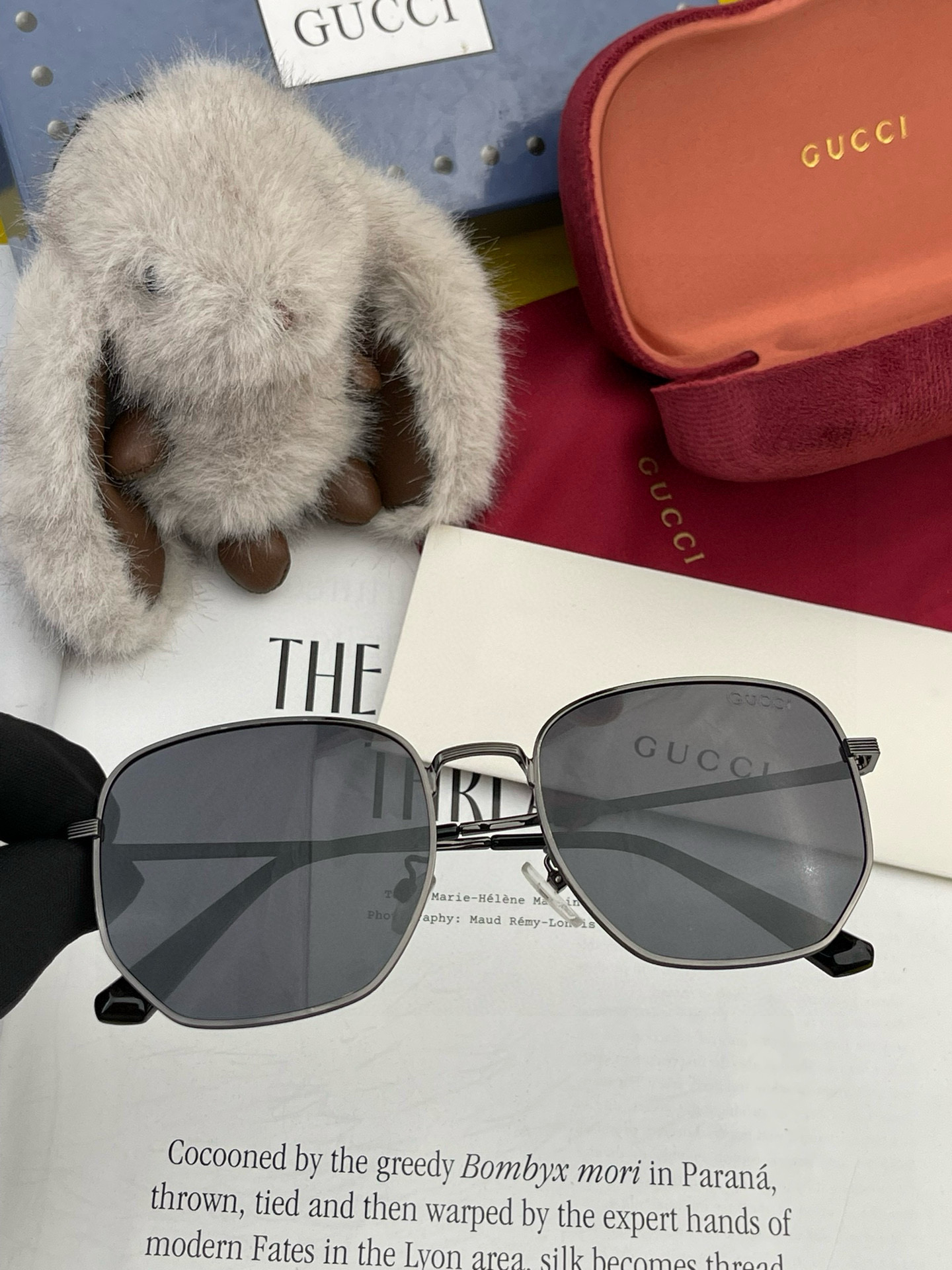   GUCCI-2025新款情侣款偏光太阳镜、完美品质，独特设计  适合各种脸型，‼️经典太阳镜 超个性