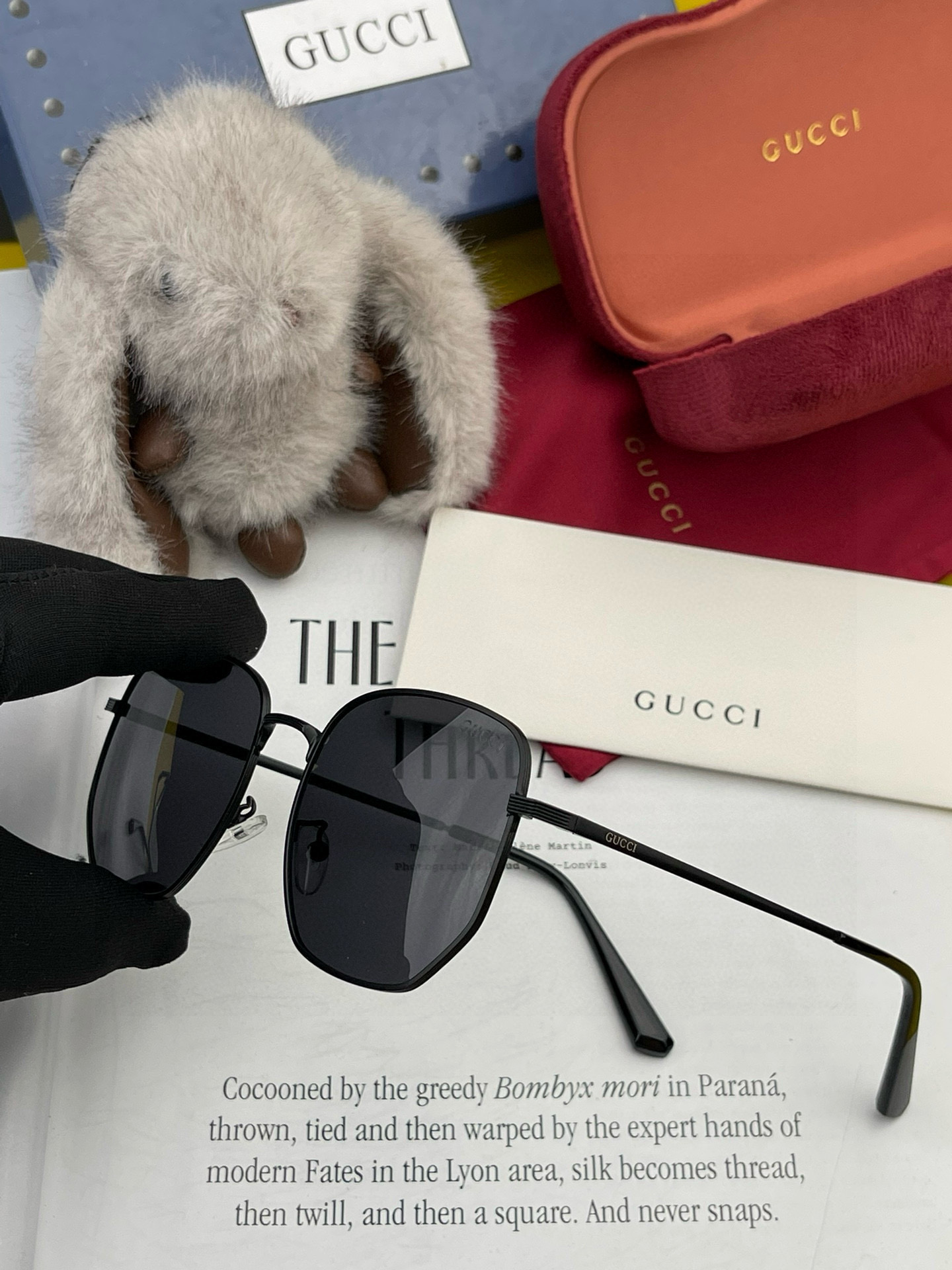   GUCCI-2025新款情侣款偏光太阳镜、完美品质，独特设计  适合各种脸型，‼️经典太阳镜 超个性