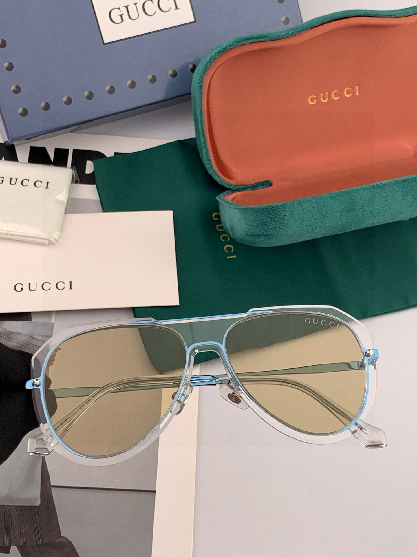       GUCC* 2025 新款男女情侣款太阳iP电镀永不褪色 卖点：超轻超有弹性整幅眼镜片：高清