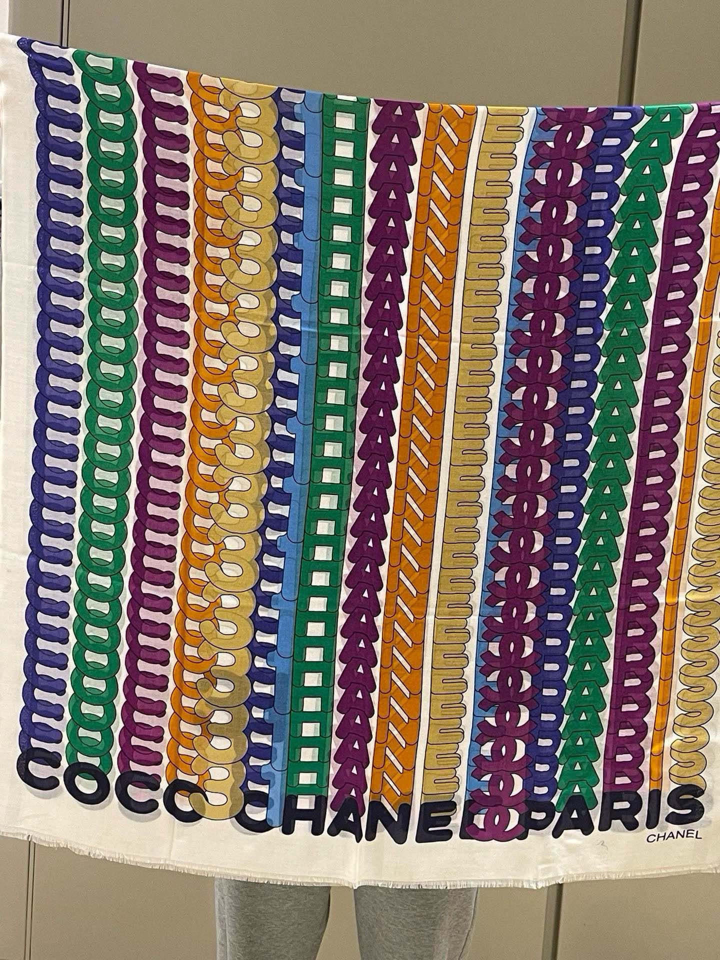  新💖💖会发光发亮的围巾💃🏻💃🏻【银线圆双C几何印花长巾】‼️抢‼️VIP推荐  ‼️👍下手一定要快【高