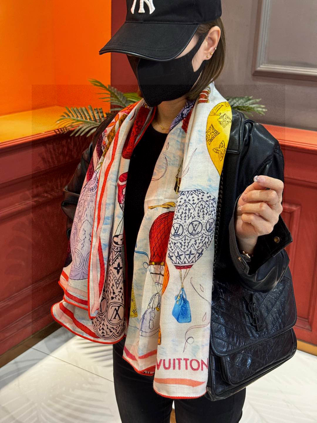 ❄【双面同色】原单Lv140cm丝绒方巾，《热气球》，本款方巾全新加入 U价🉐️ and Away 系列