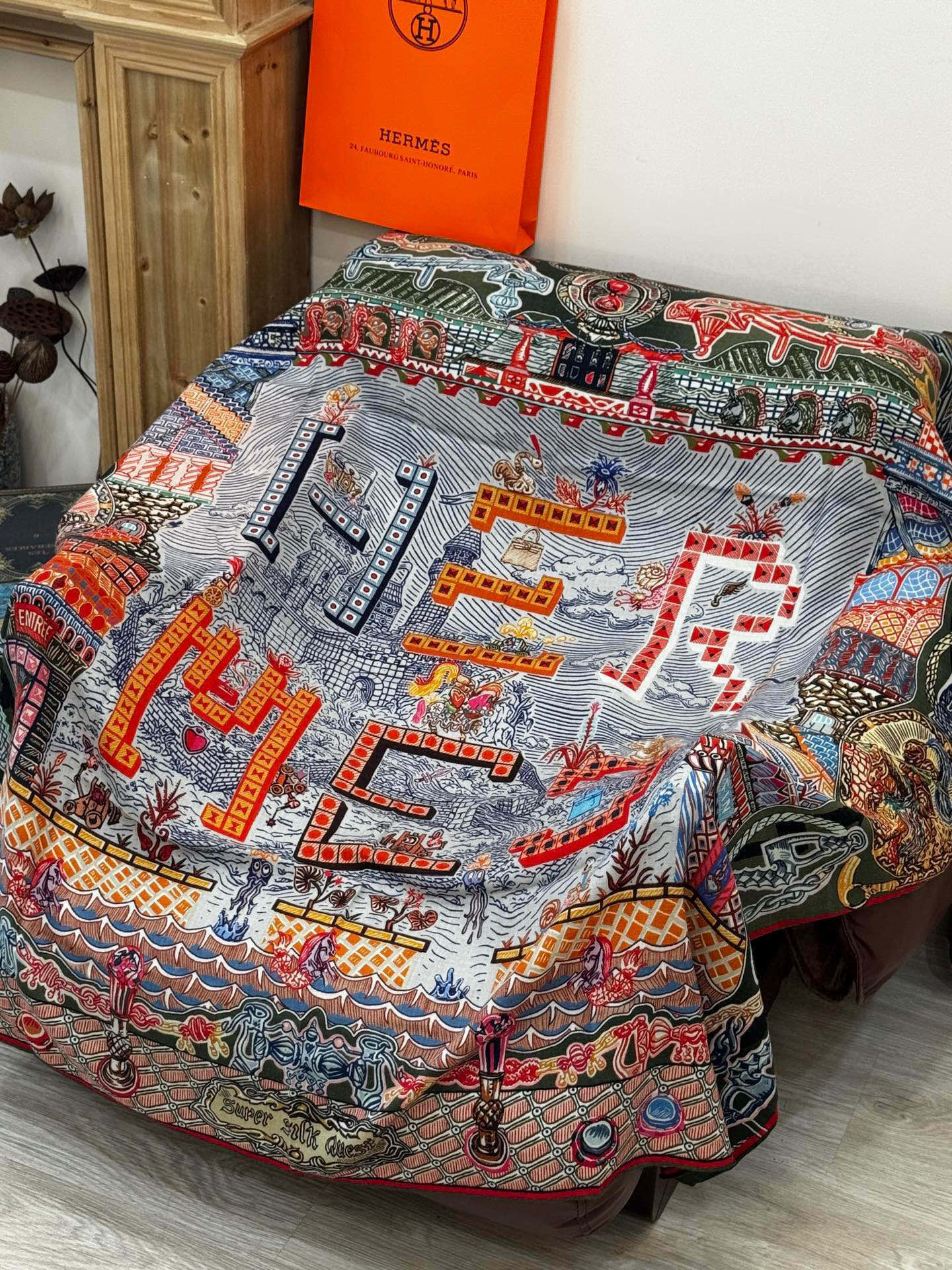  新款 秋冬搭配利器❗️顶级双面同色真丝羊绒披肩！！点睛精彩，图案和配色都超级喜欢，又一款双面配色工艺设