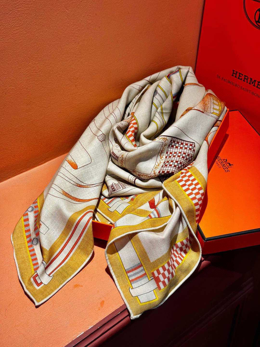 ❄️【双面同色】原单爱马仕140cm丝绒方巾💕 《马术密匙》，十九世纪的商品图录汇集了手工匠们的系列产品