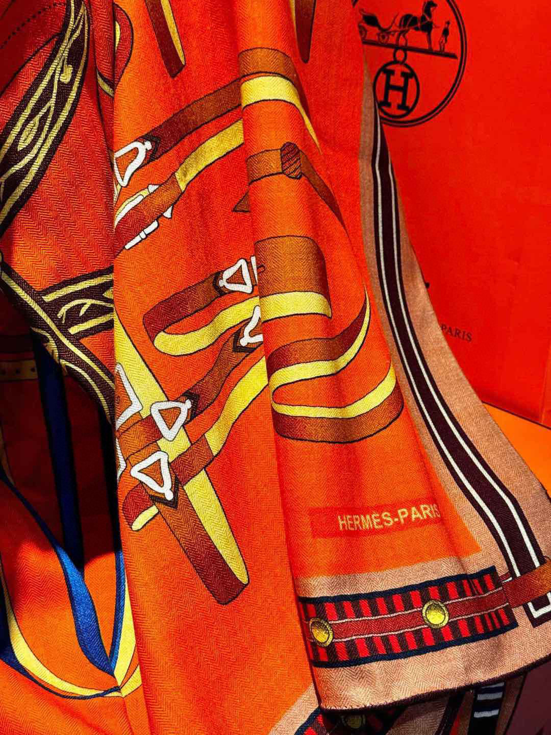 ❄️【双面同色】原单爱马仕140cm丝绒方巾💕 《马术密匙》，十九世纪的商品图录汇集了手工匠们的系列产品