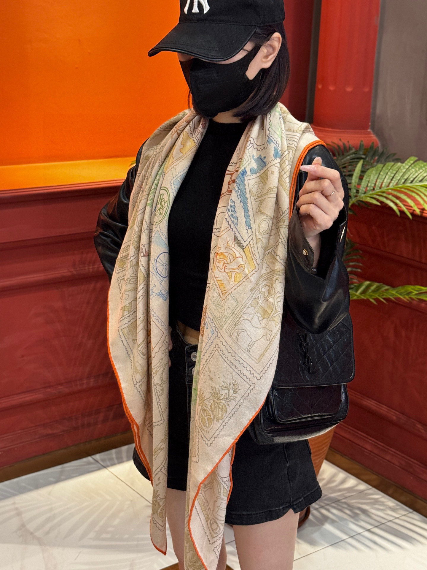  💟2025年秋冬抢先 上新💞【双面同色丝毛方巾】手工卷边山羊绒和真丝混纺披肩（70%山羊绒，30%桑蚕