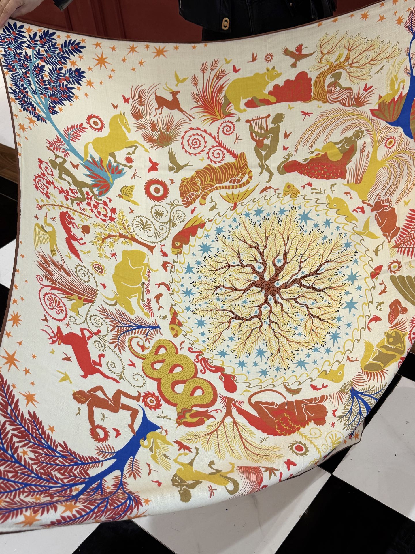 羊绒新款🆕👏👏买了都说好看‼️推荐💕爱马仕双面同色羊绒方巾【玛雅森林双面同色140】，顶级工艺超值‼️爱