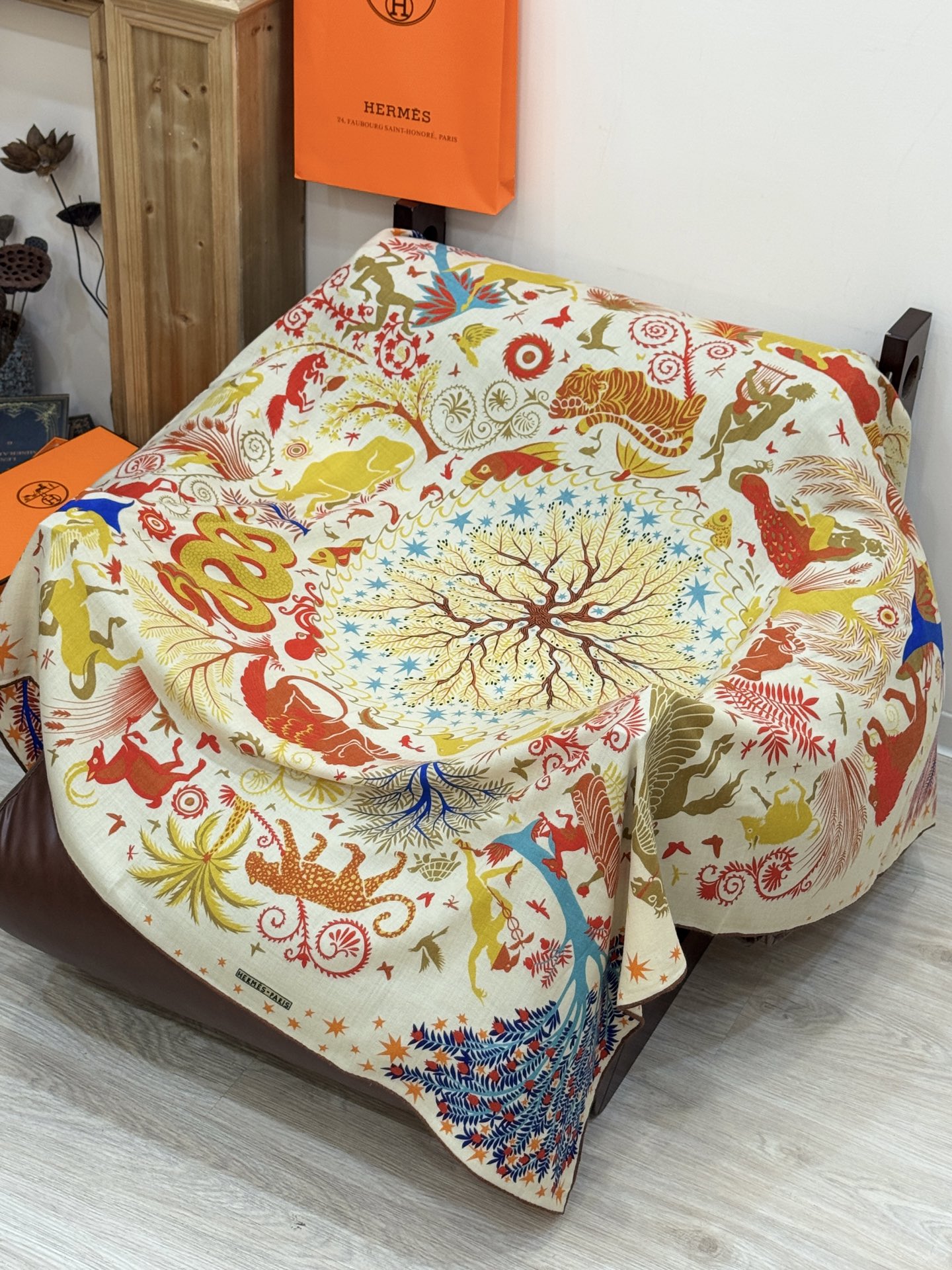 羊绒新款🆕👏👏买了都说好看‼️推荐💕爱马仕双面同色羊绒方巾【玛雅森林双面同色140】，顶级工艺超值‼️爱