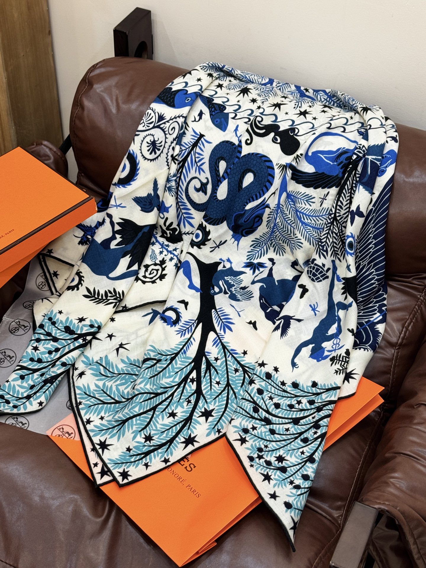 羊绒新款🆕👏👏买了都说好看‼️推荐💕爱马仕双面同色羊绒方巾【玛雅森林双面同色140】，顶级工艺超值‼️爱