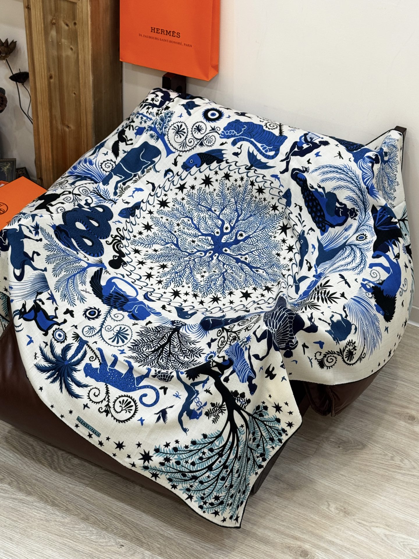 羊绒新款🆕👏👏买了都说好看‼️推荐💕爱马仕双面同色羊绒方巾【玛雅森林双面同色140】，顶级工艺超值‼️爱