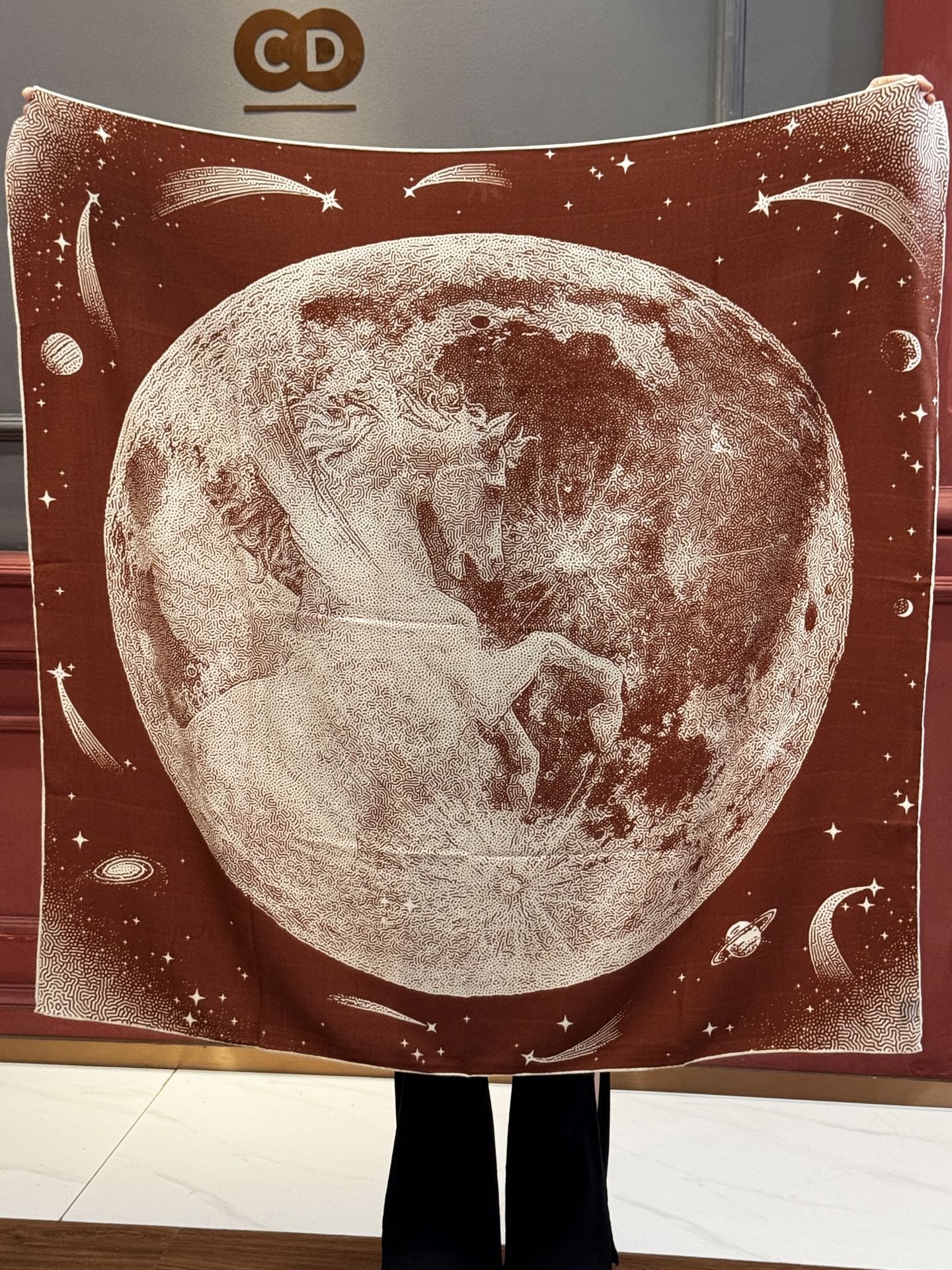  HERMES爱马仕新款|月光飞马Clair de Lune羊绒和真丝披肩，手工卷边(70%羊绒，30%