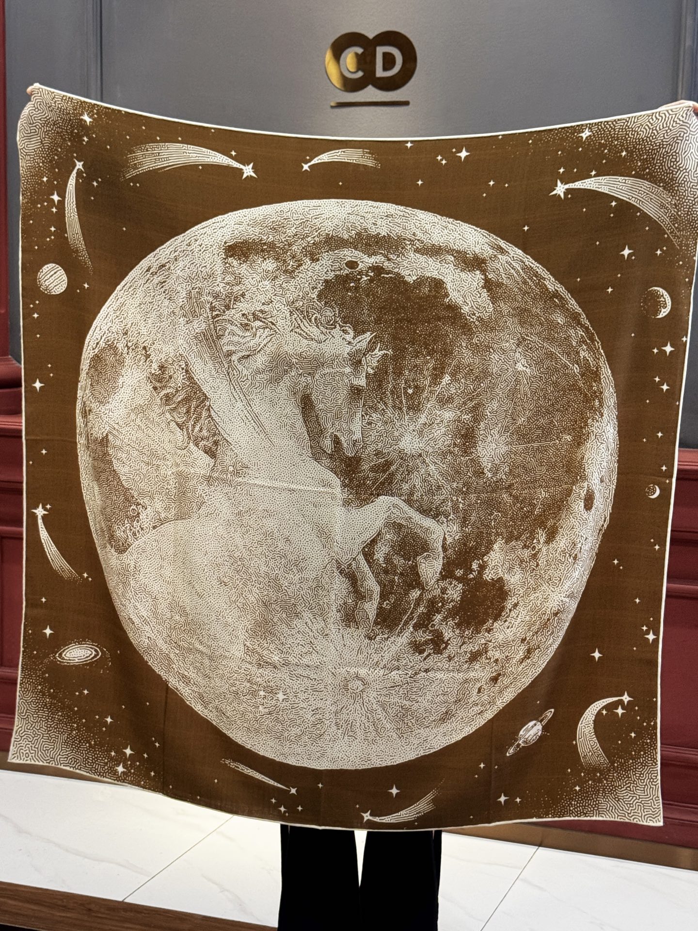  HERMES爱马仕新款|月光飞马Clair de Lune羊绒和真丝披肩，手工卷边(70%羊绒，30%