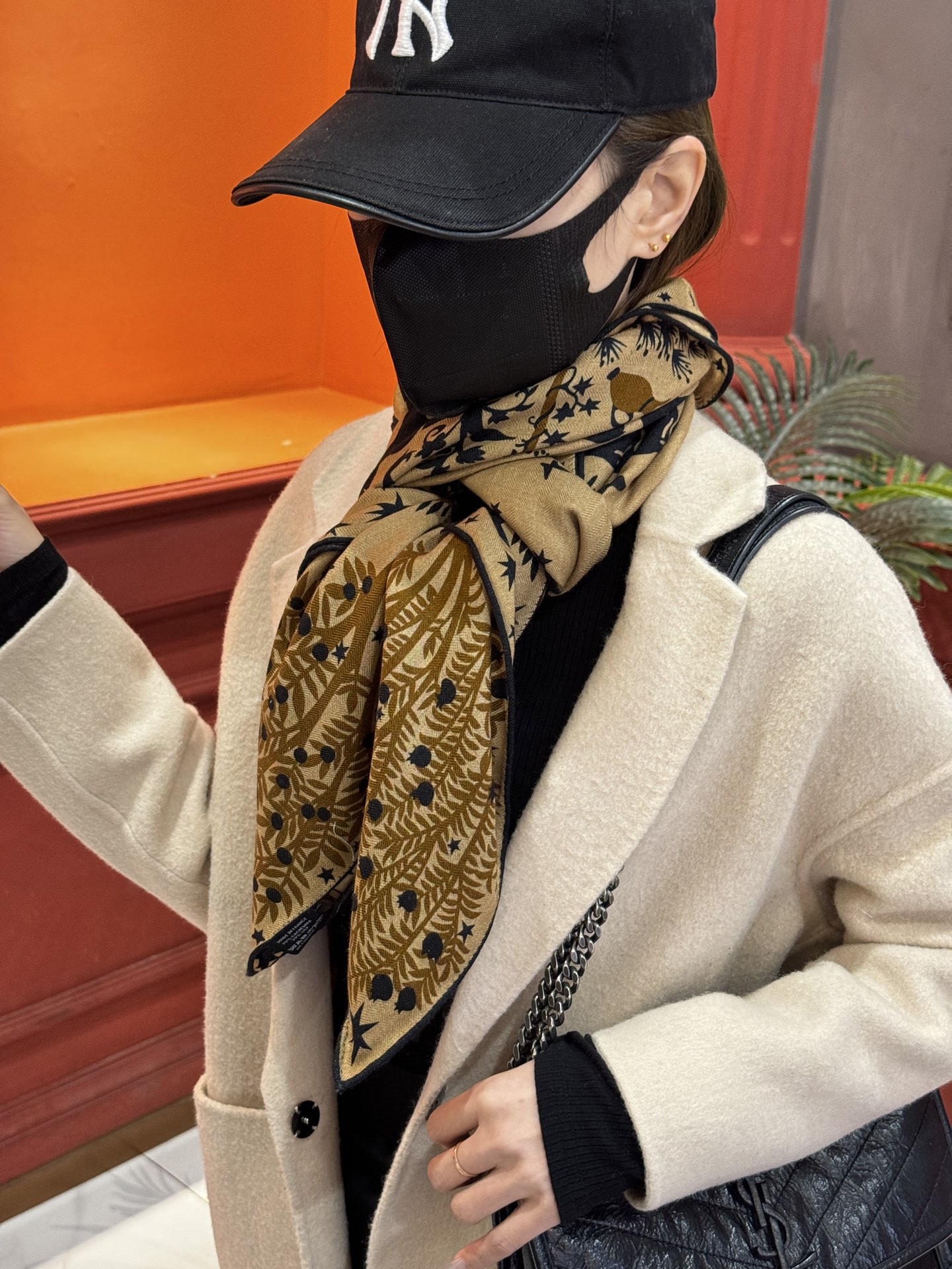 羊绒新款🆕👏👏买了都说好看‼️推荐💕爱马仕双面同色羊绒方巾【玛雅森林双面同色140】，顶级工艺超值‼️爱