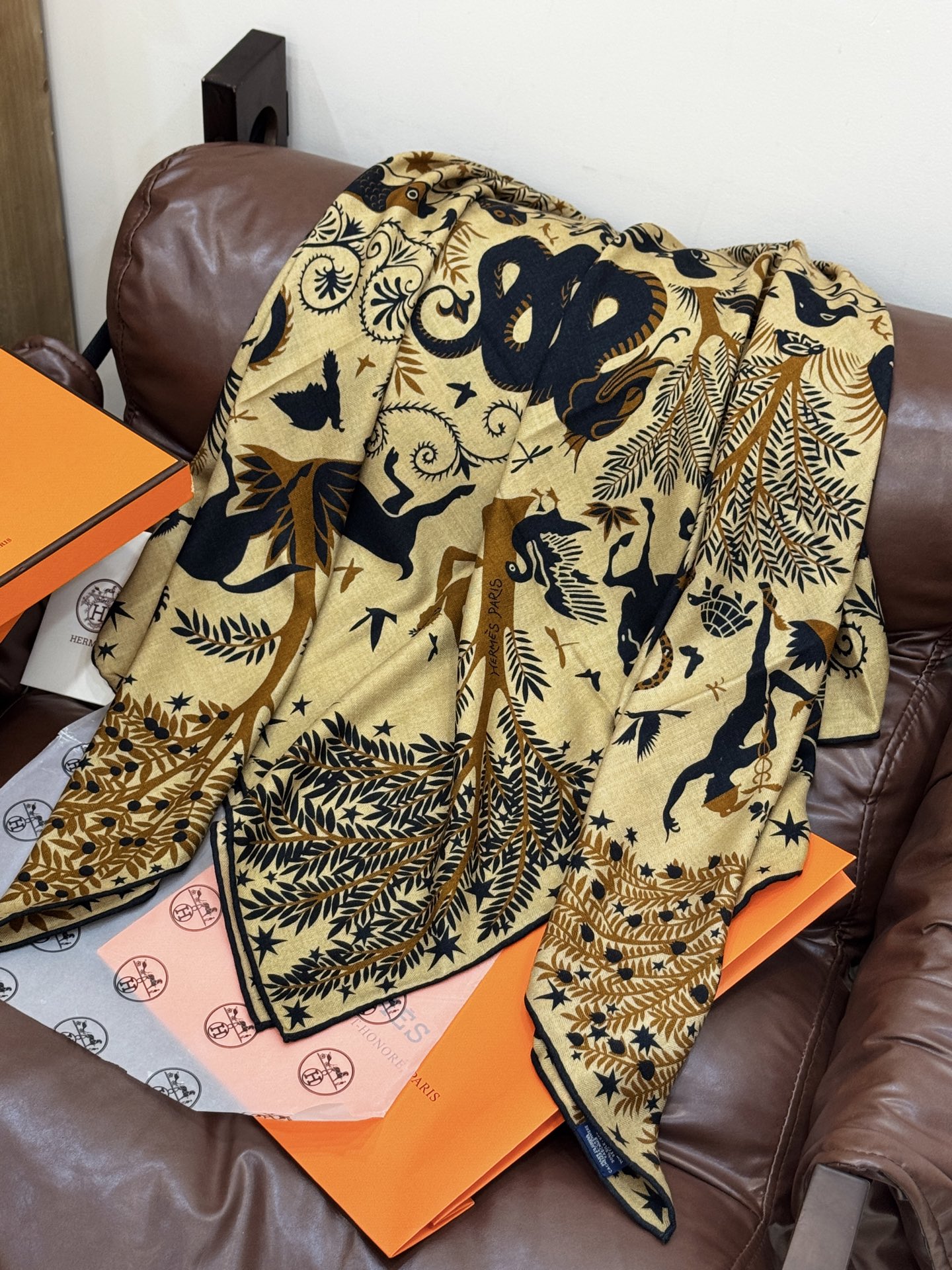 羊绒新款🆕👏👏买了都说好看‼️推荐💕爱马仕双面同色羊绒方巾【玛雅森林双面同色140】，顶级工艺超值‼️爱