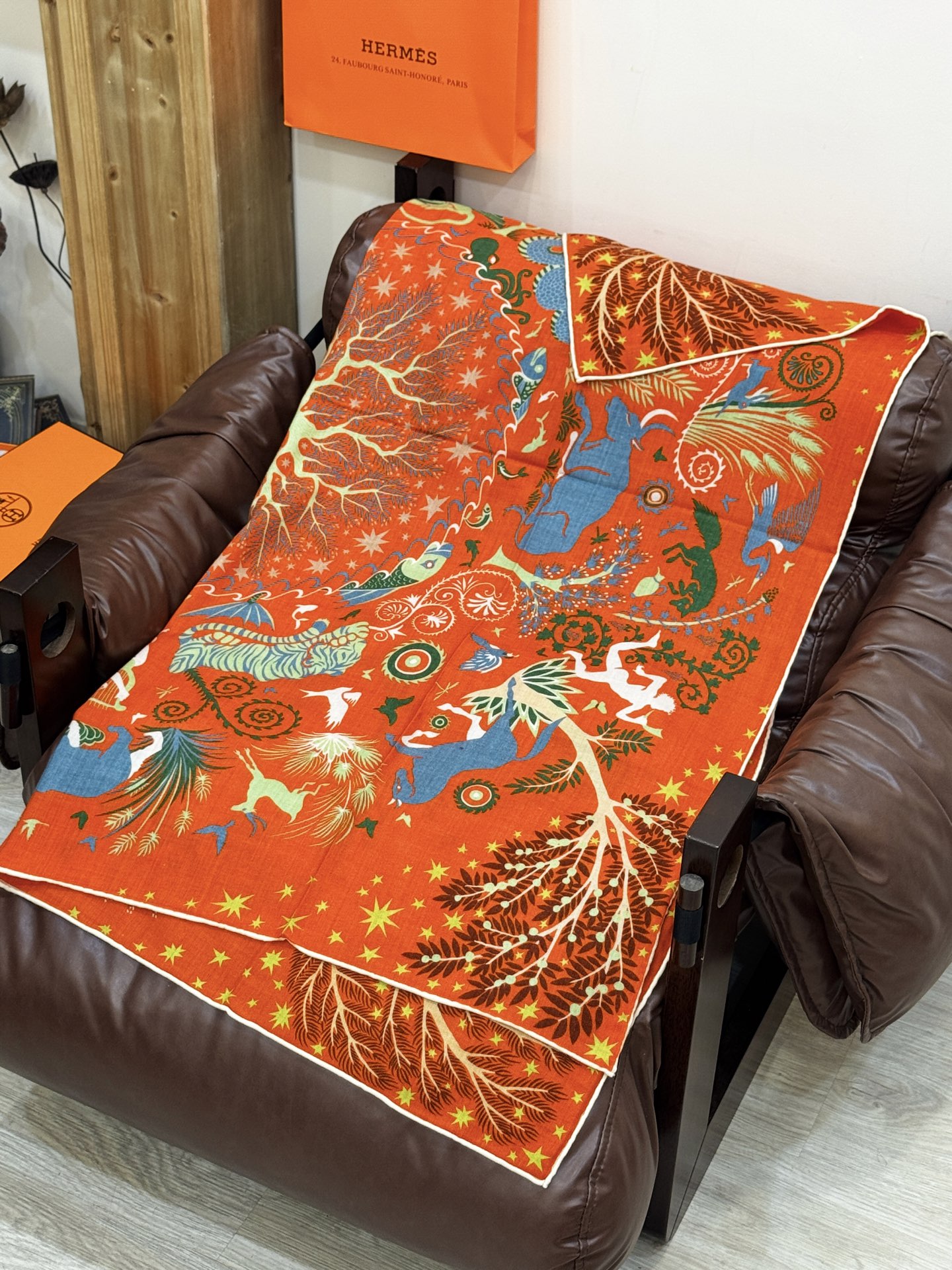 羊绒新款🆕👏👏买了都说好看‼️推荐💕爱马仕双面同色羊绒方巾【玛雅森林双面同色140】，顶级工艺超值‼️爱