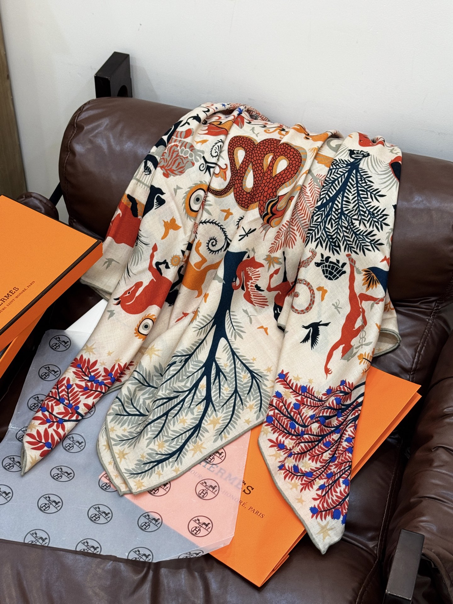 羊绒新款🆕👏👏买了都说好看‼️推荐💕爱马仕双面同色羊绒方巾【玛雅森林双面同色140】，顶级工艺超值‼️爱