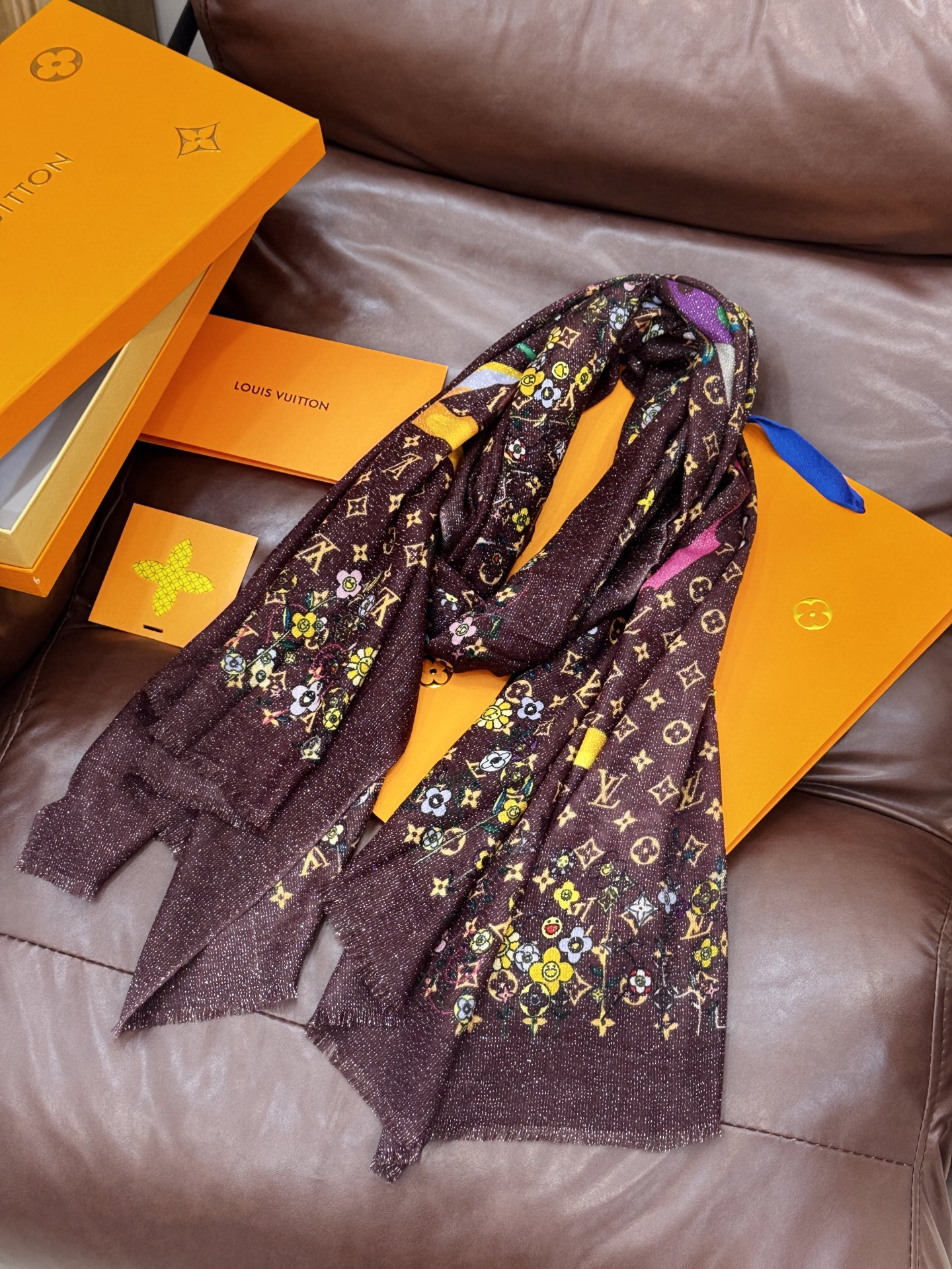   会发光发亮的围巾25年新品🌈上新 专柜同步材质 LV x TM Monogram SuPerflat