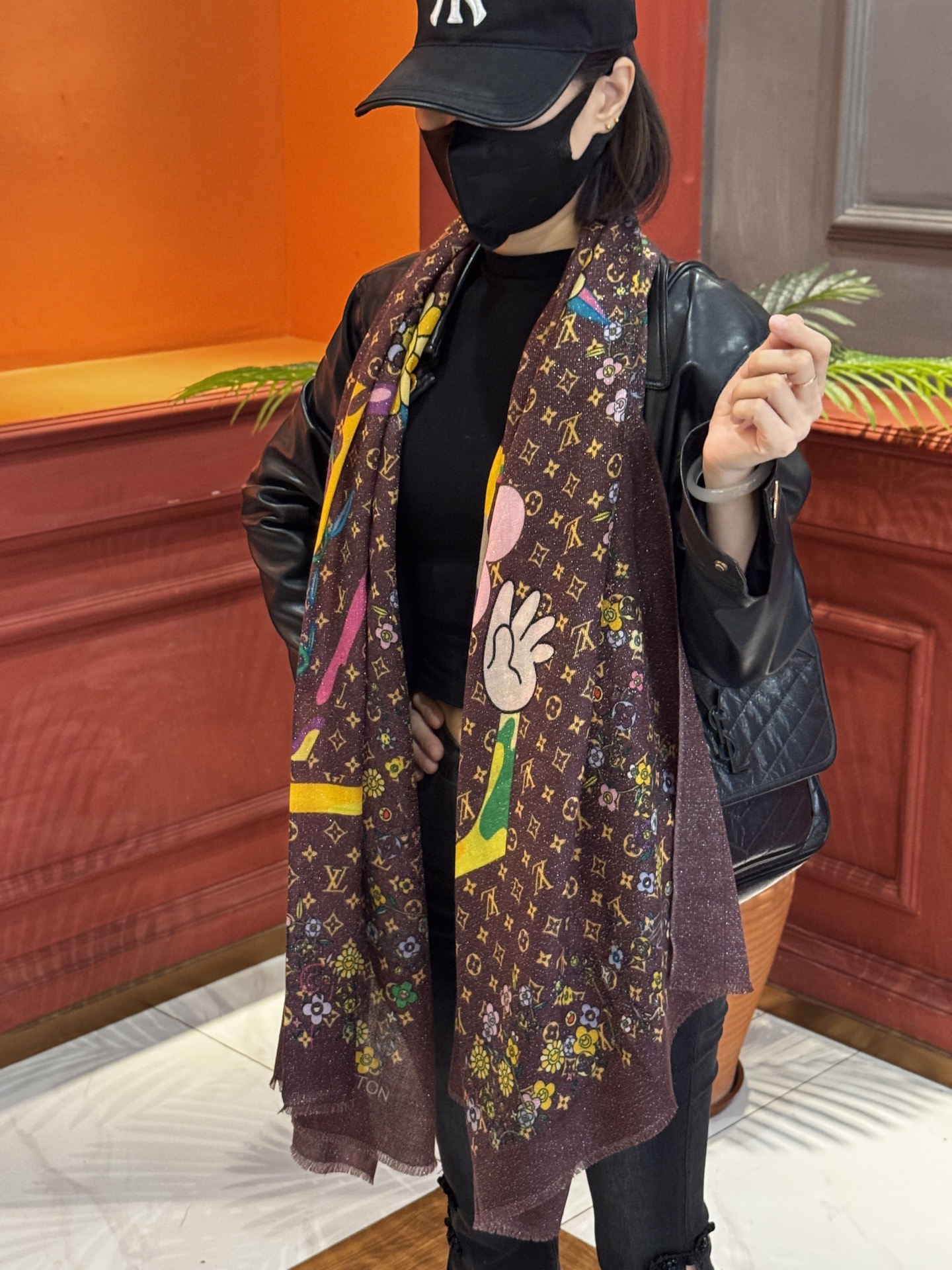   会发光发亮的围巾25年新品🌈上新 专柜同步材质 LV x TM Monogram SuPerflat