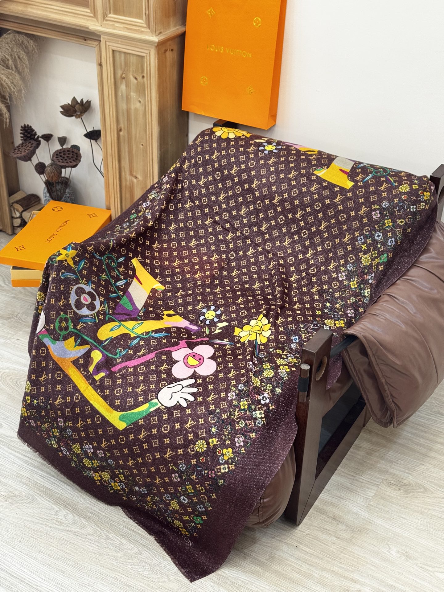   会发光发亮的围巾25年新品🌈上新 专柜同步材质 LV x TM Monogram SuPerflat