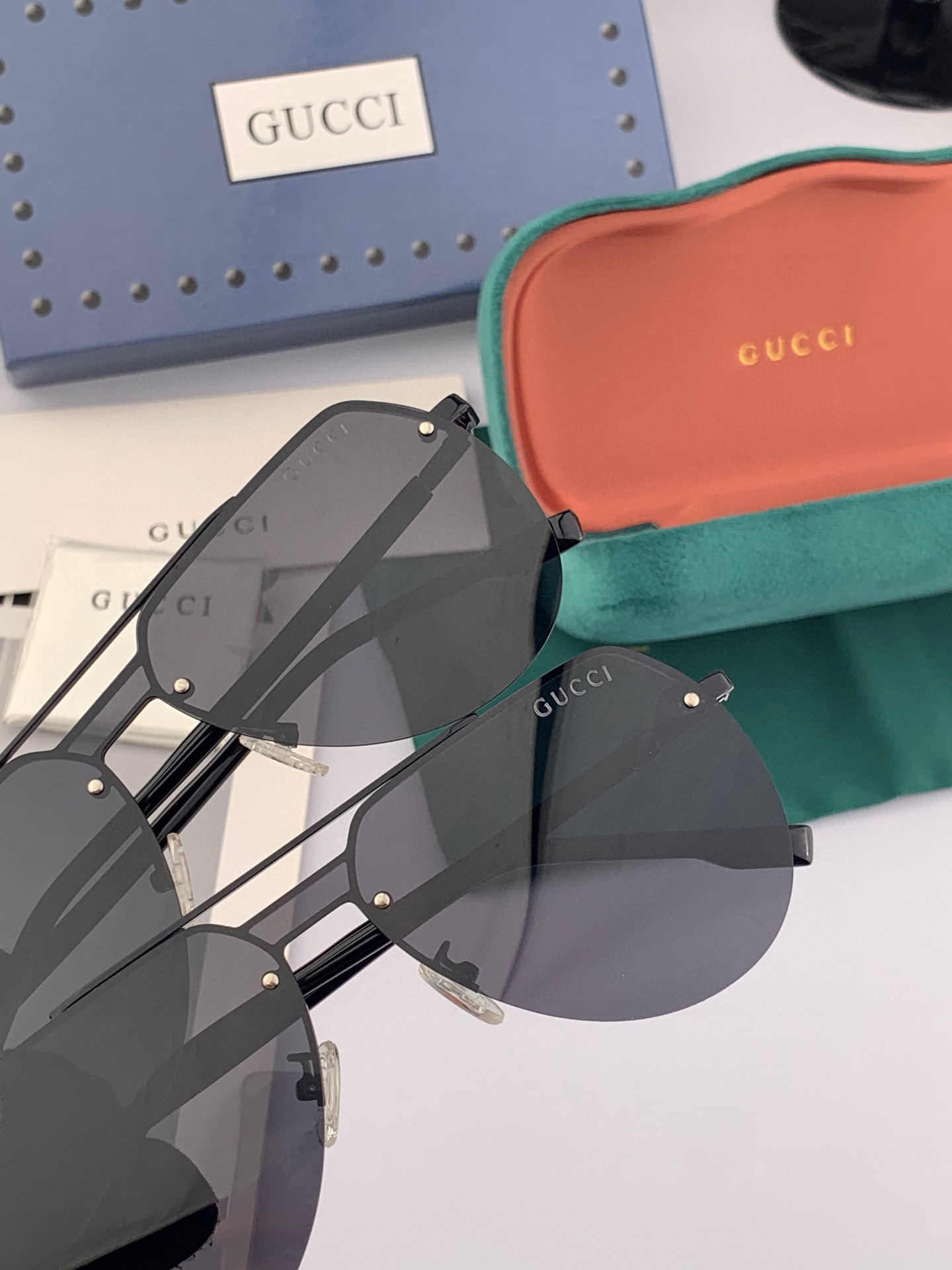   GUCCI 官网同步。  高品质男女款墨镜   👍 进口宝丽来偏光镜片  。蛤蟆镜 开车钓鱼都可 。