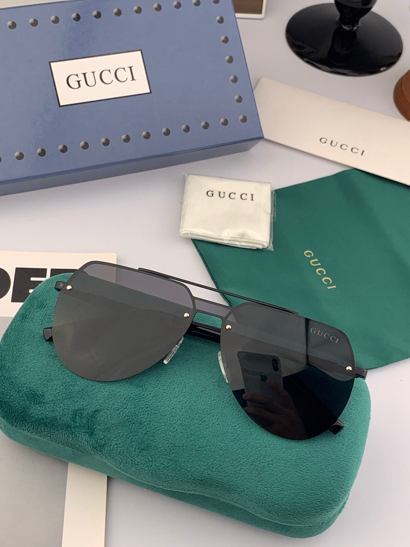   GUCCI 官网同步。  高品质男女款墨镜   👍 进口宝丽来偏光镜片  。蛤蟆镜 开车钓鱼都可 。