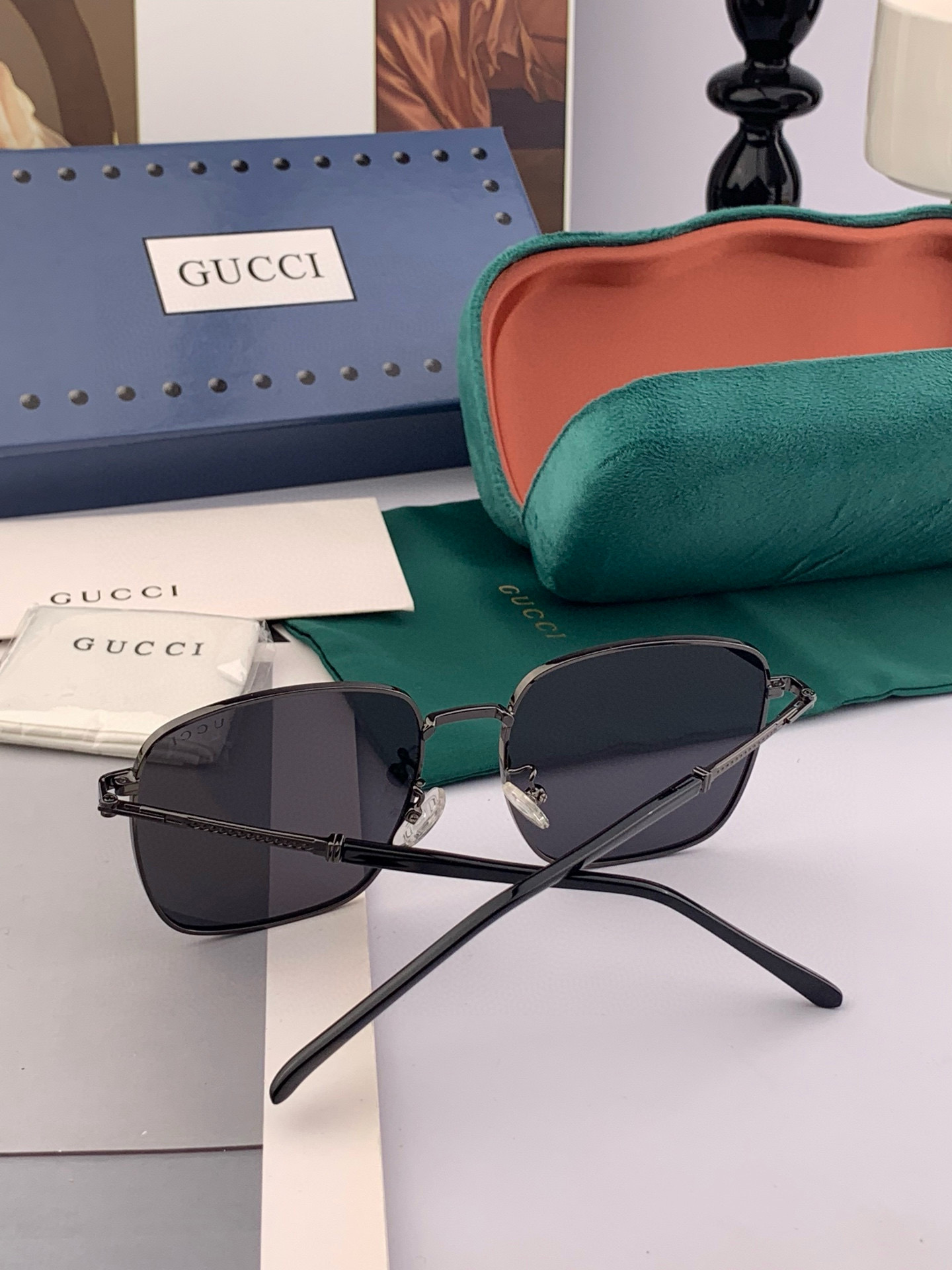   GUCCI 官网同步。  高品质男女款墨镜   👍 进口宝丽来偏光镜片  。蛤蟆镜 开车钓鱼都可 。