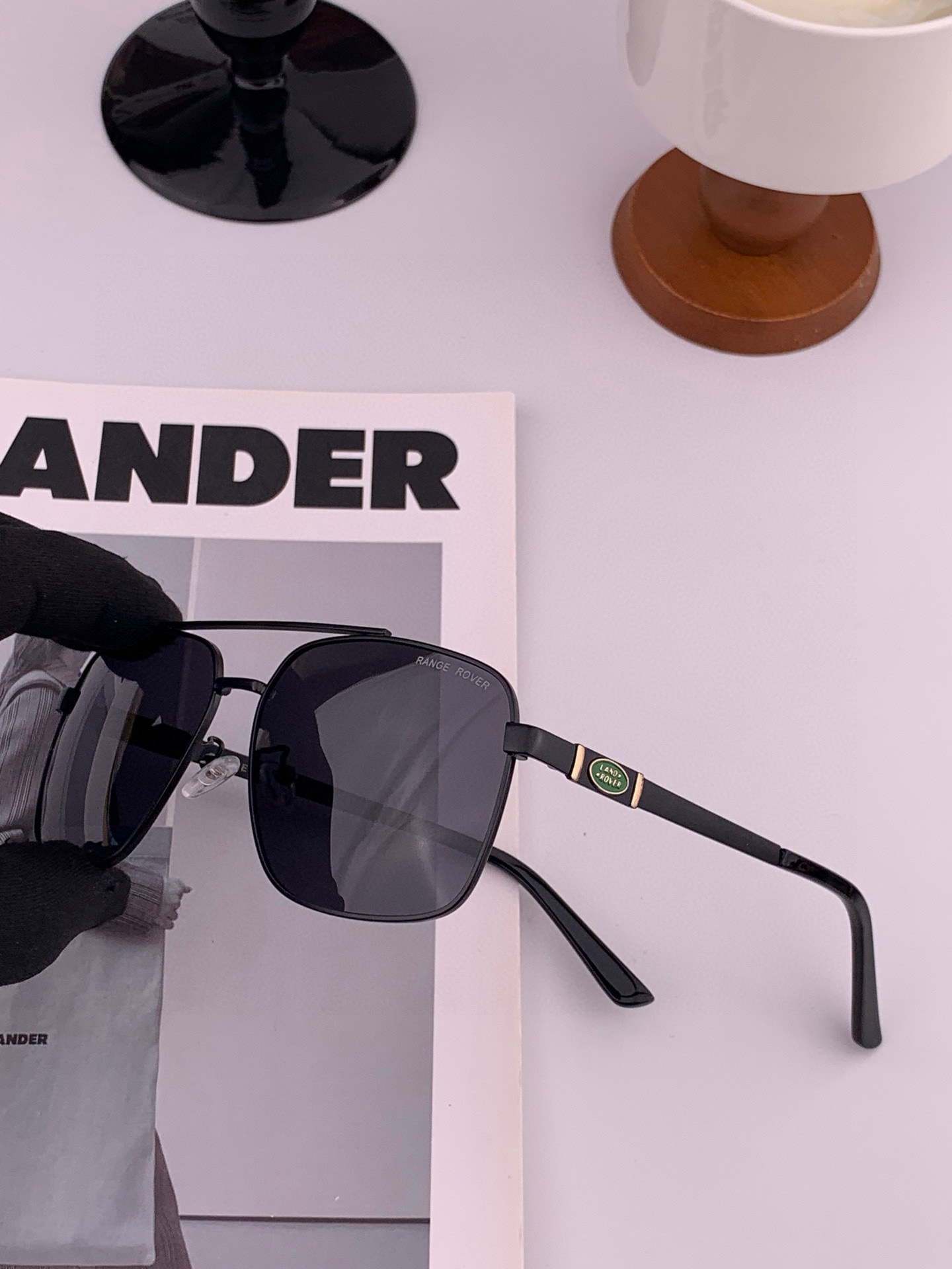   路虎。  高品质男女款墨镜   👍 进口宝丽来偏光镜片  。蛤蟆镜 开车钓鱼都可 。