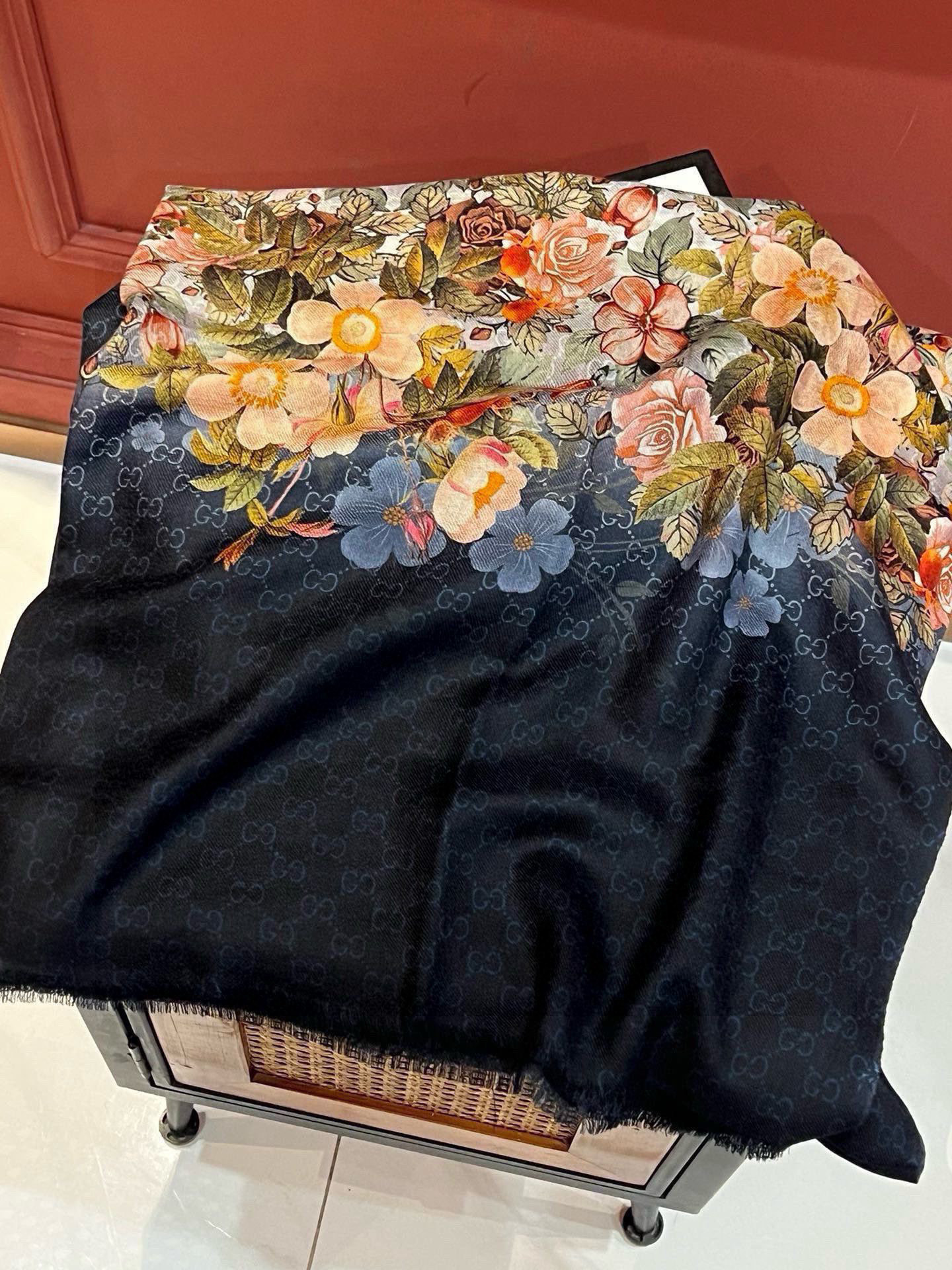  💟秀外慧中，美到过分❗️上身效果疯狂的喜欢❗️Gucci New~300支高端戒指绒！真心美爆了的设计