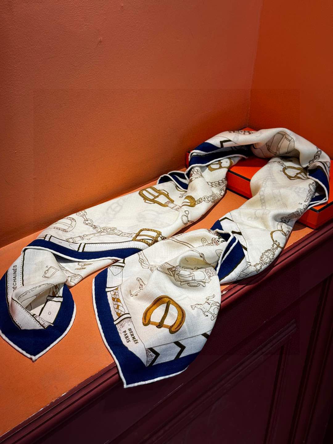  羊绒新款🆕👏👏买了都说好看‼️推荐💕爱马仕双面同色羊绒方巾【跃动的马儿双面同色140】，顶级工艺超值‼