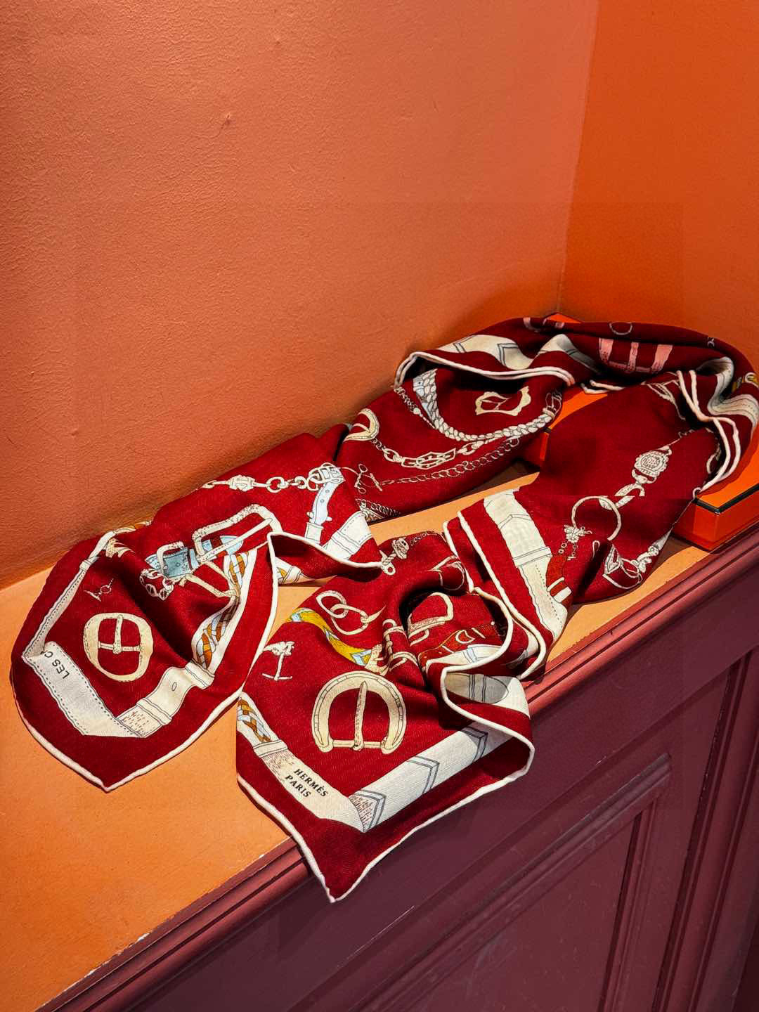  羊绒新款🆕👏👏买了都说好看‼️推荐💕爱马仕双面同色羊绒方巾【跃动的马儿双面同色140】，顶级工艺超值‼