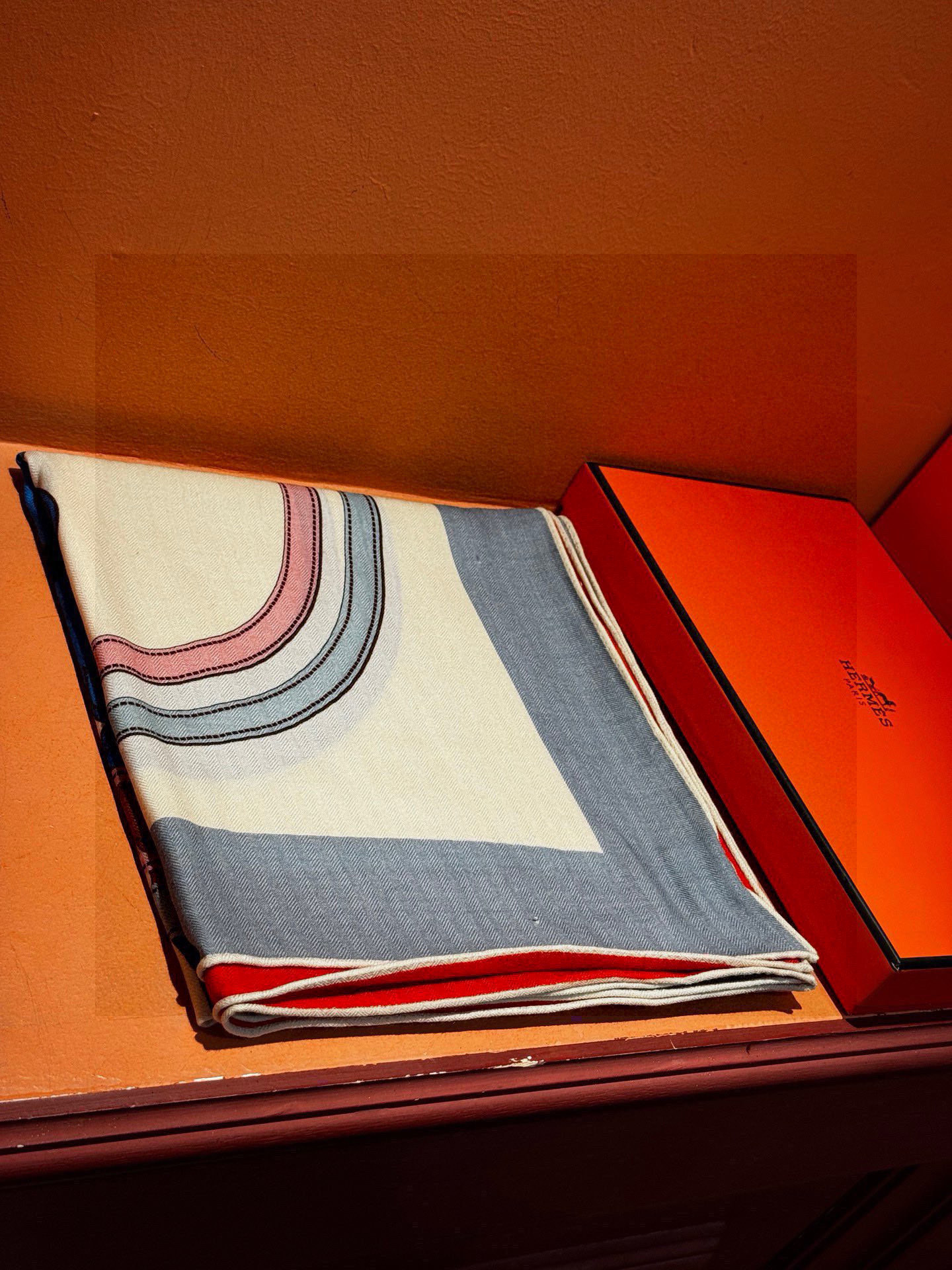  羊绒新款🆕🏇🏇买了都说好看‼️推荐💕【华丽的缰辔双面同色140】羊绒方巾，顶级工艺超值‼️爱马仕专柜爆