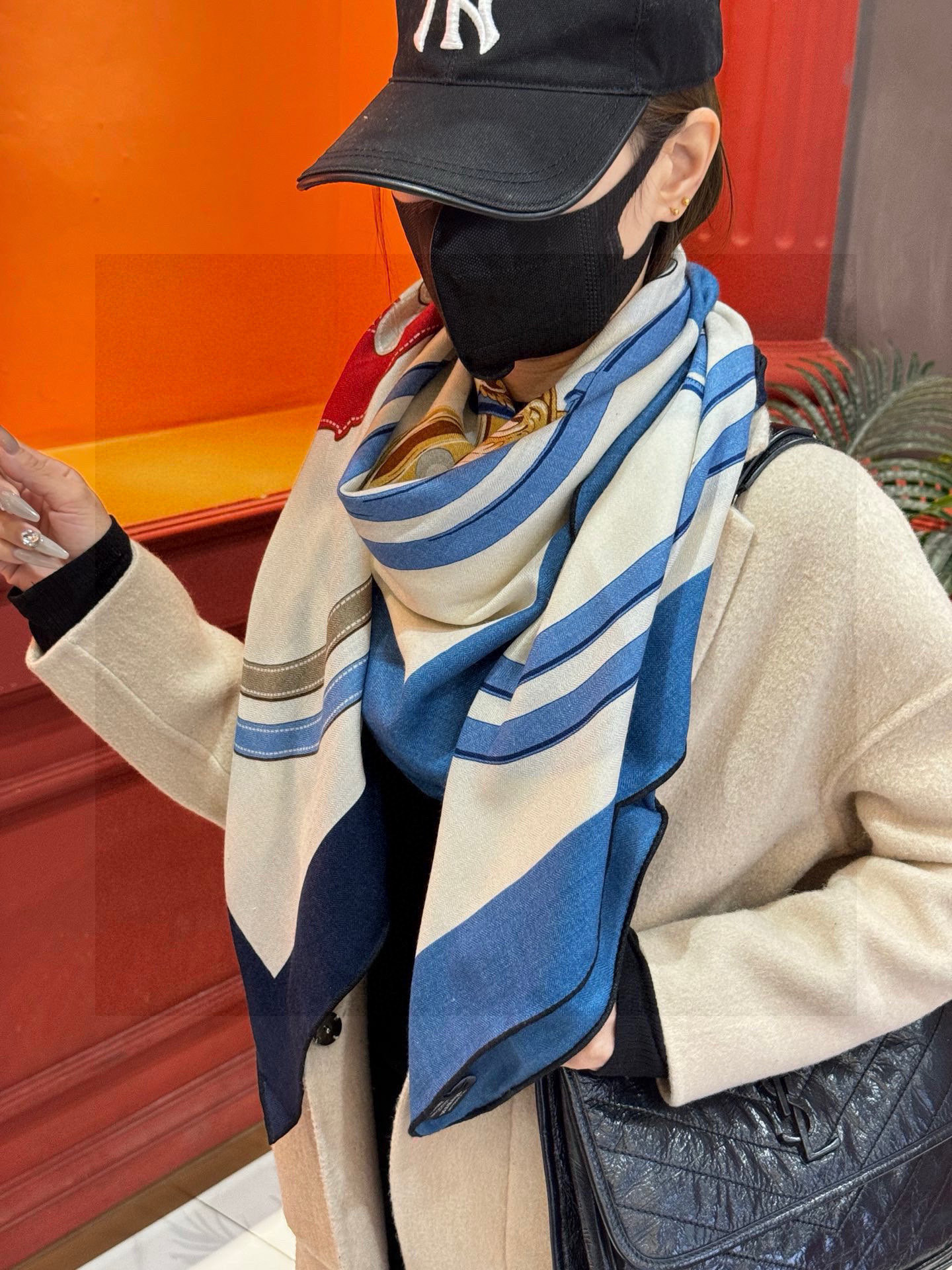  羊绒新款🆕🏇🏇买了都说好看‼️推荐💕【华丽的缰辔双面同色140】羊绒方巾，顶级工艺超值‼️爱马仕专柜爆