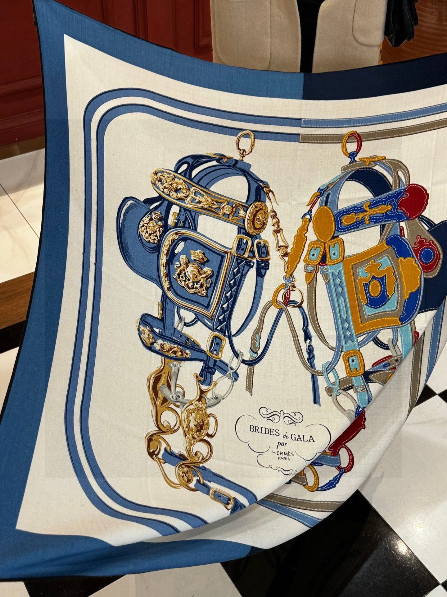  羊绒新款🆕🏇🏇买了都说好看‼️推荐💕【华丽的缰辔双面同色140】羊绒方巾，顶级工艺超值‼️爱马仕专柜爆