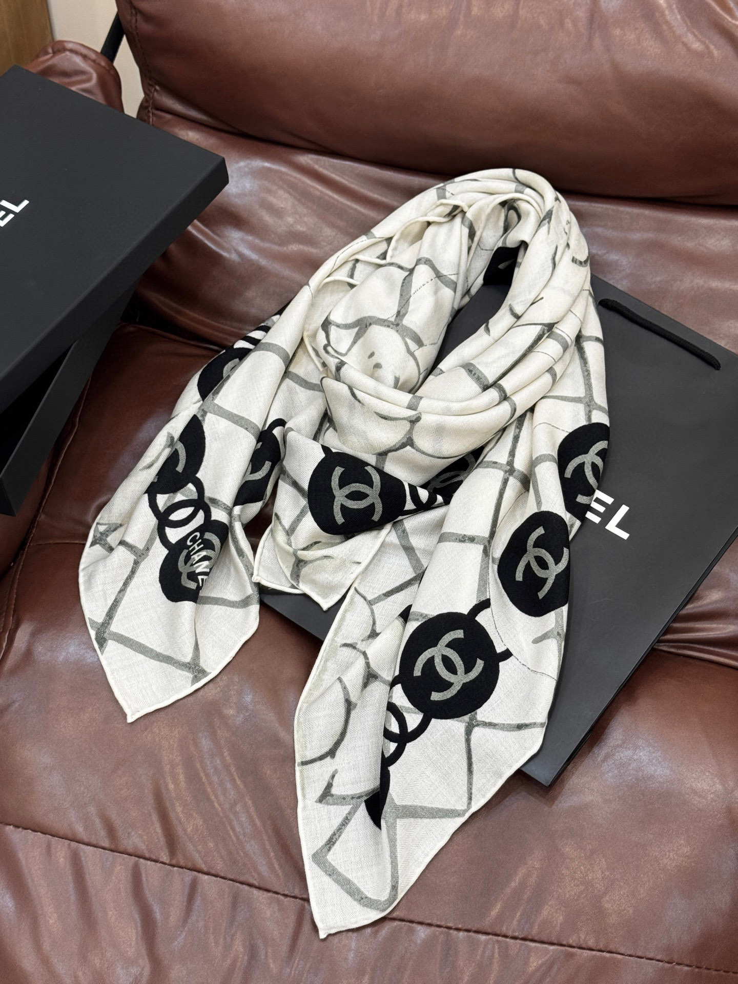 📦新款💖💖🏻🏻【山茶花印花140】140丝绒双面同色印花方巾‼️抢‼️VIP推荐 ‼️下手一定要快【高端