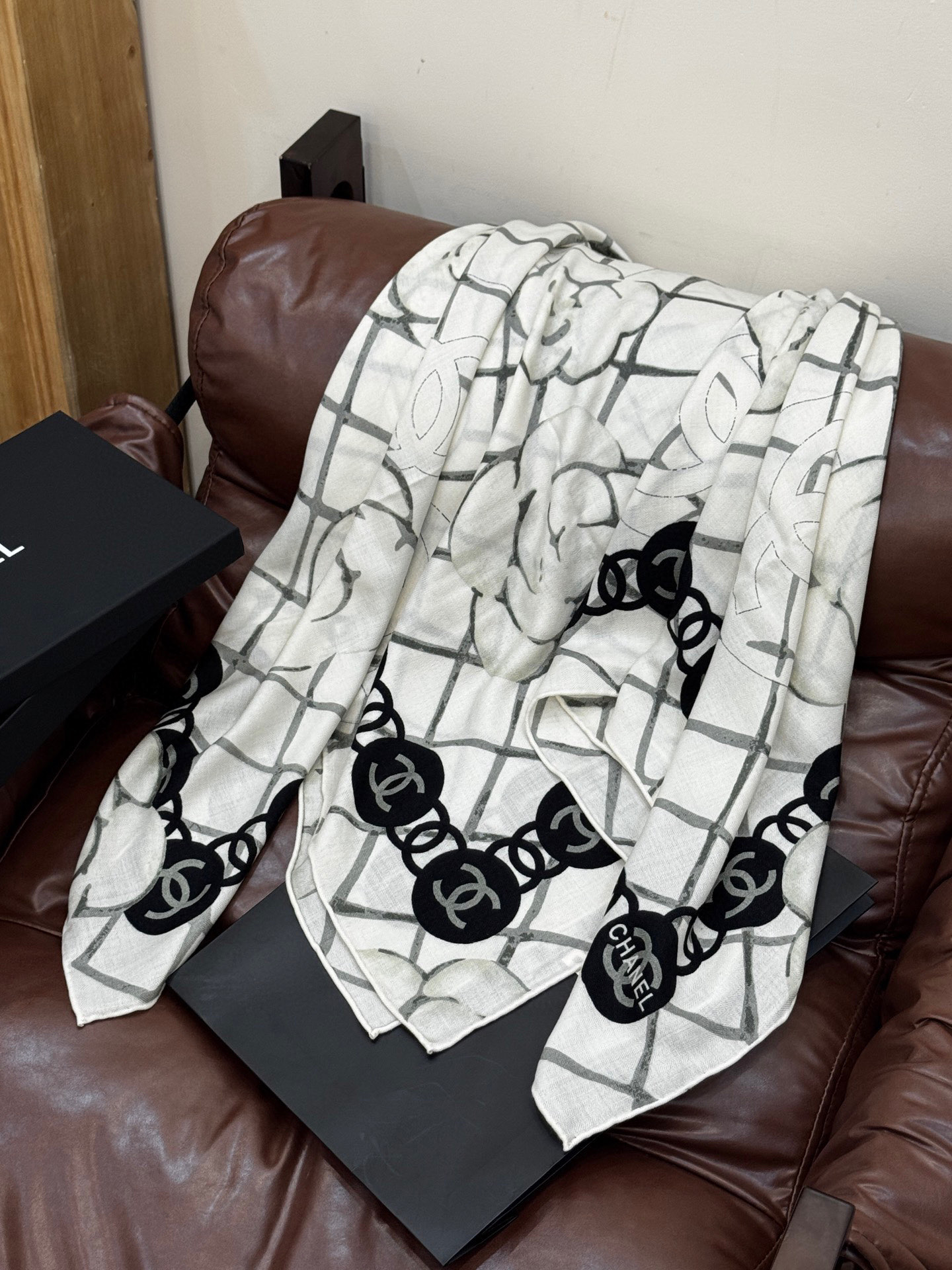 📦新款💖💖🏻🏻【山茶花印花140】140丝绒双面同色印花方巾‼️抢‼️VIP推荐 ‼️下手一定要快【高端