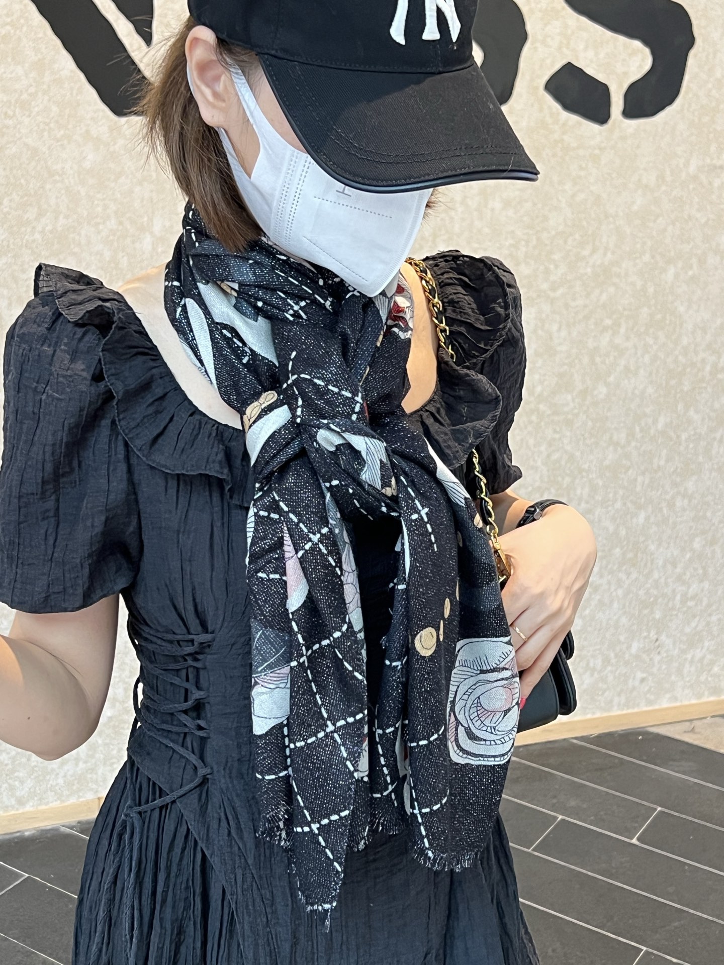  会发光发亮的围巾 💄💋新款客供亮片💖羊绒面料长巾 😘美翻了流泪【彩色山茶花银线长巾】御用殿堂级极‼️新