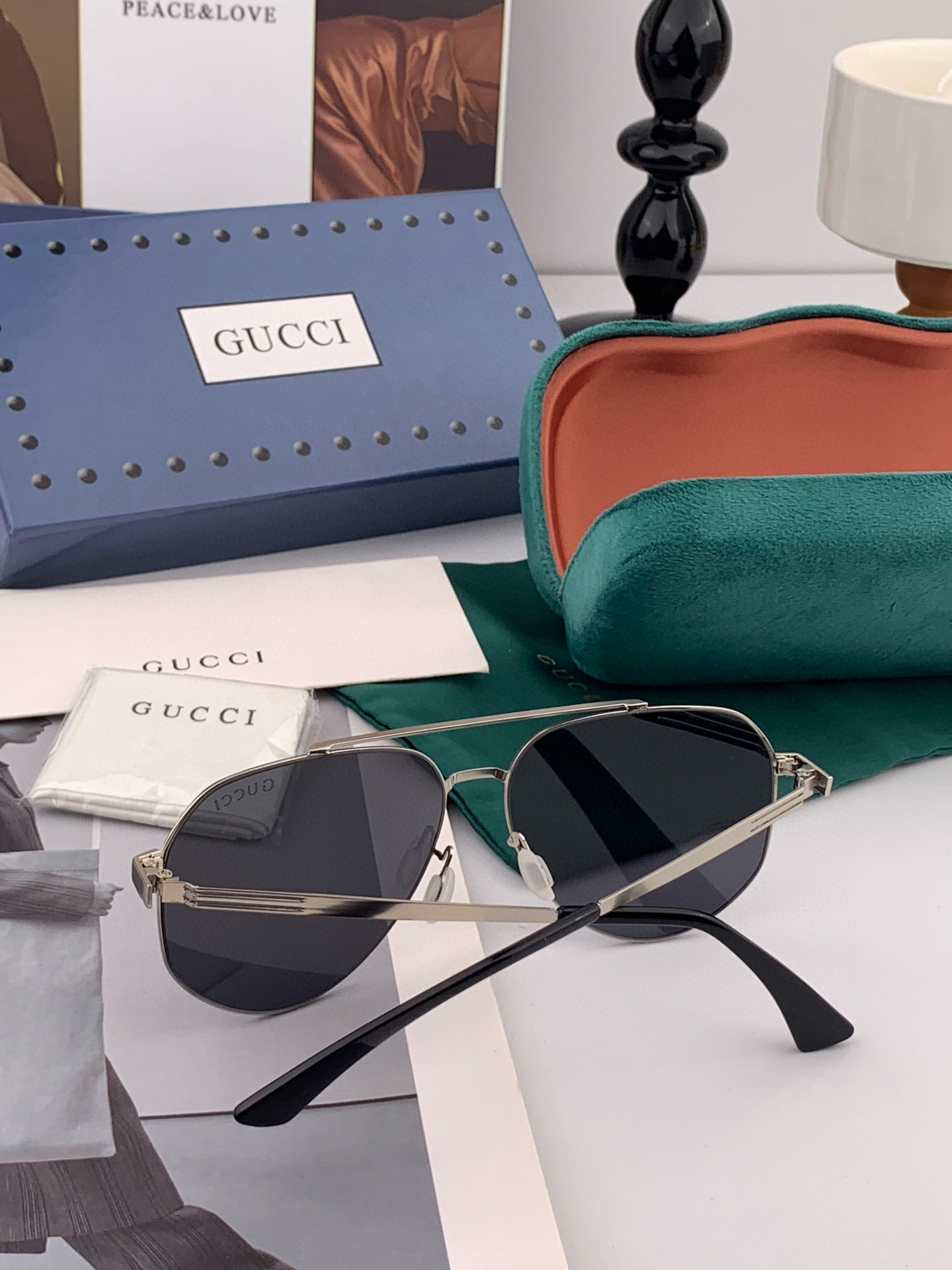        GUCCI 男款炫彩飞行员偏光太阳镜 ❤️材质：高清尼龙加厚卡槽高清偏光镜片 🌹无边框镜架