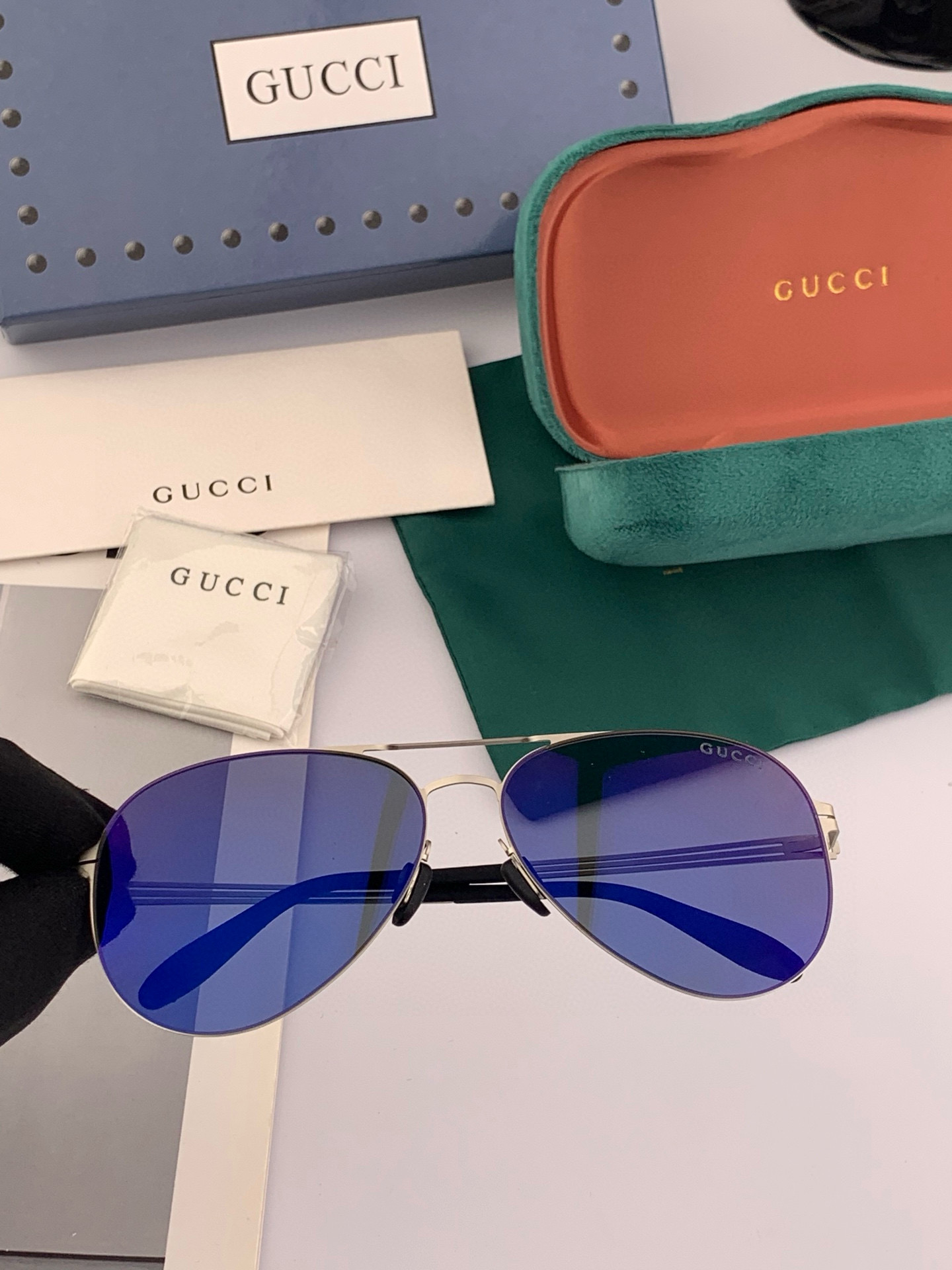 ♦️ GUCCI 2025新款男女情侣款太阳镜iP电镀永不褪色 超轻超有弹性整幅眼镜无螺丝重要的是压不坏