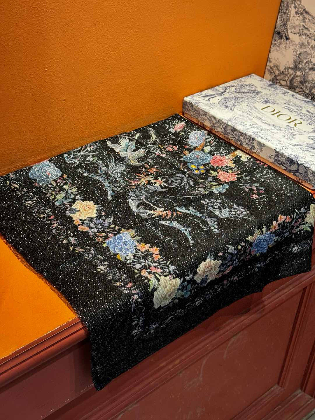 ✨✨【金银丝款】Dior专柜款～就是告诉大家这款必须收～上新🆕❤️ 新款长羊绒😍专柜同步🌈✨这个size