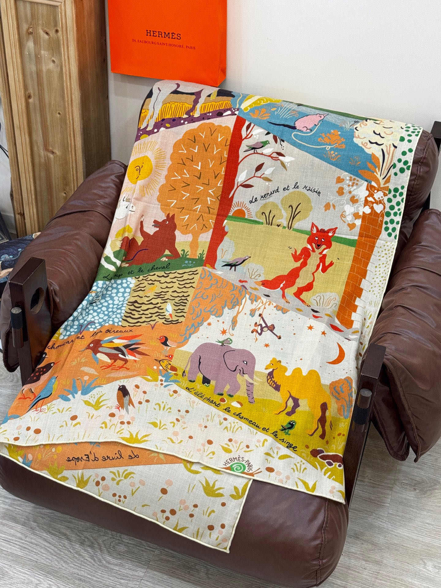  新款现货💖💖140丝绒方巾双面同色（专柜同步Hermes爱马仕）‼️抢‼️VIP推荐 ‼️下手一定要快