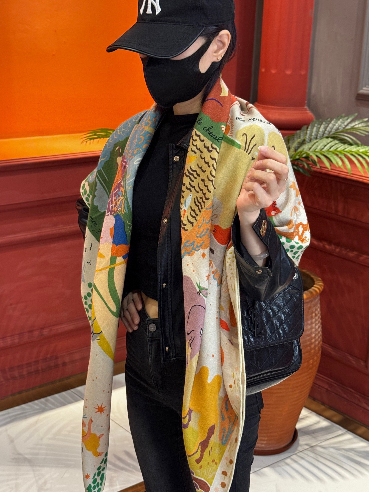  新款现货💖💖140丝绒方巾双面同色（专柜同步Hermes爱马仕）‼️抢‼️VIP推荐 ‼️下手一定要快