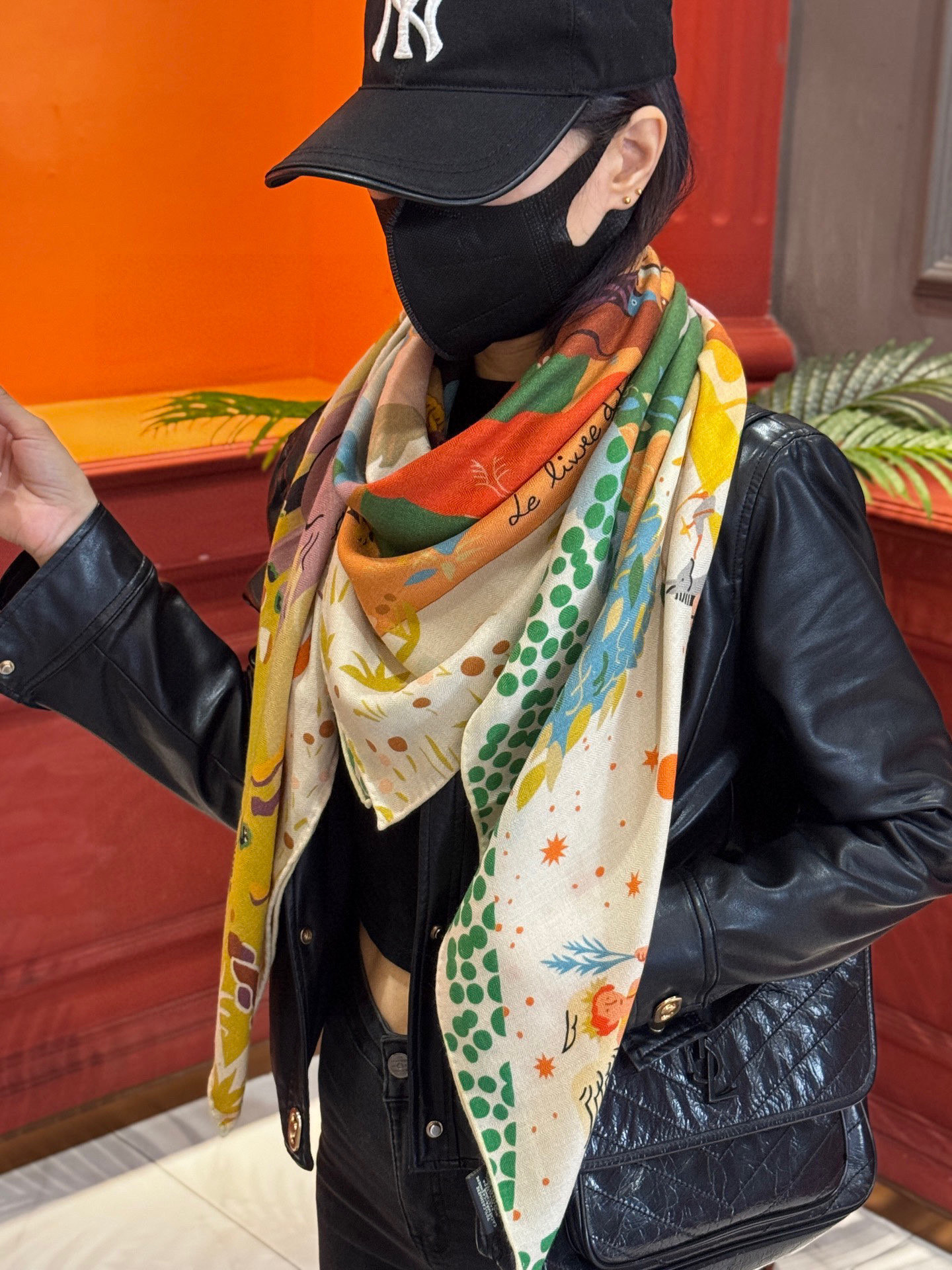  新款现货💖💖140丝绒方巾双面同色（专柜同步Hermes爱马仕）‼️抢‼️VIP推荐 ‼️下手一定要快