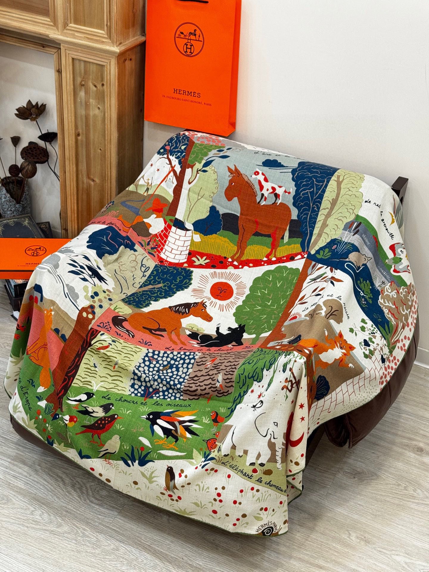  新款现货💖💖140丝绒方巾双面同色（专柜同步Hermes爱马仕）‼️抢‼️VIP推荐 ‼️下手一定要快