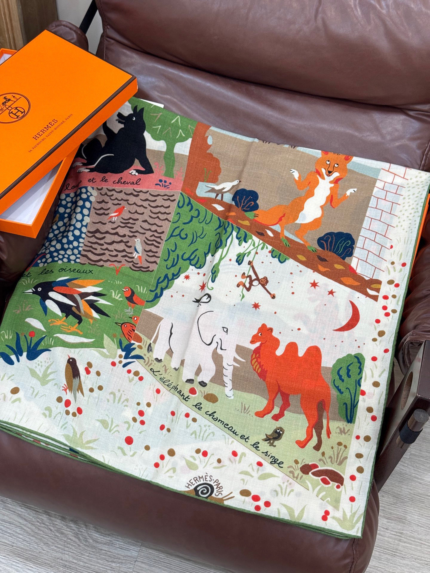  新款现货💖💖140丝绒方巾双面同色（专柜同步Hermes爱马仕）‼️抢‼️VIP推荐 ‼️下手一定要快