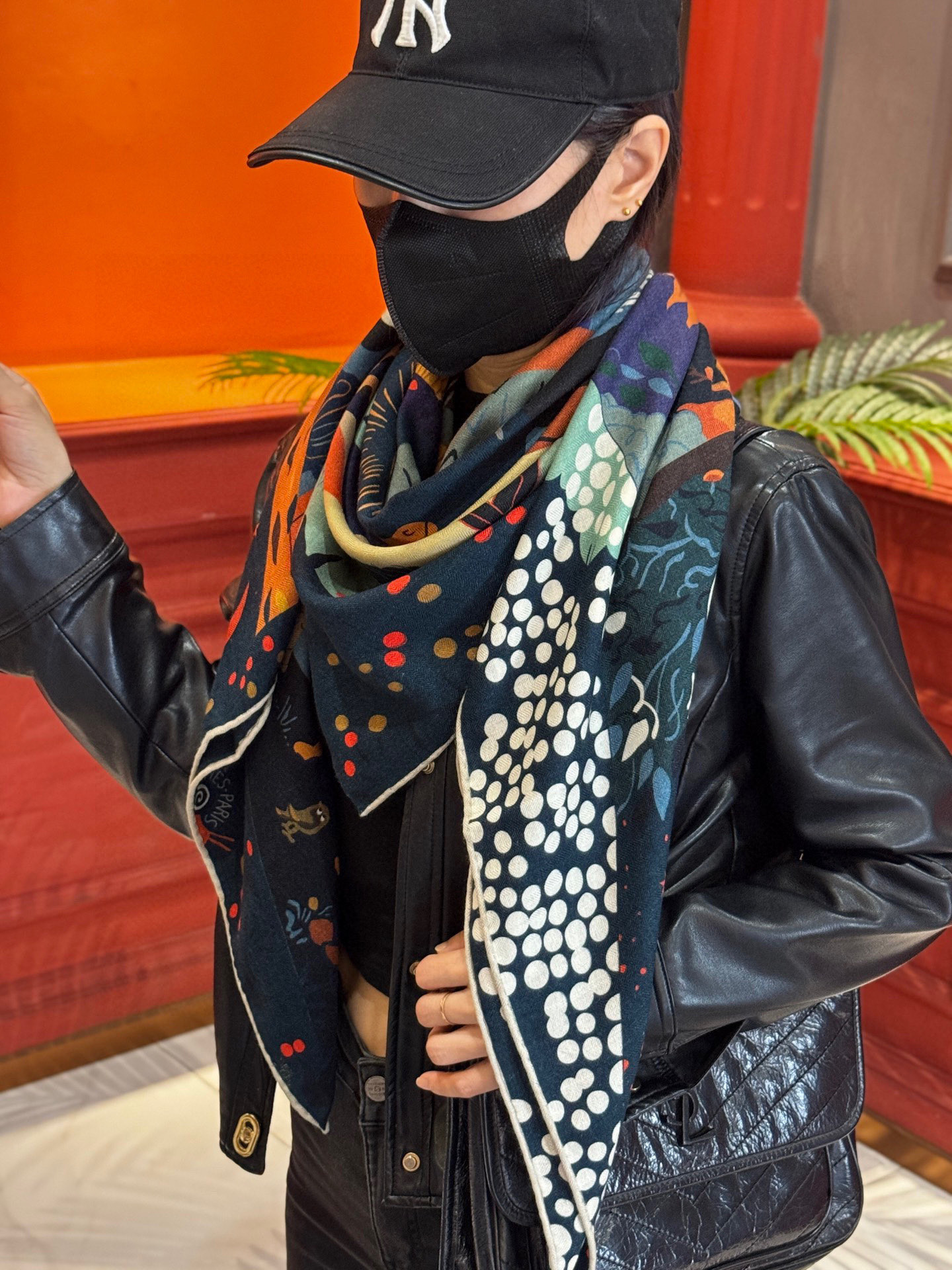  新款现货💖💖140丝绒方巾双面同色（专柜同步Hermes爱马仕）‼️抢‼️VIP推荐 ‼️下手一定要快