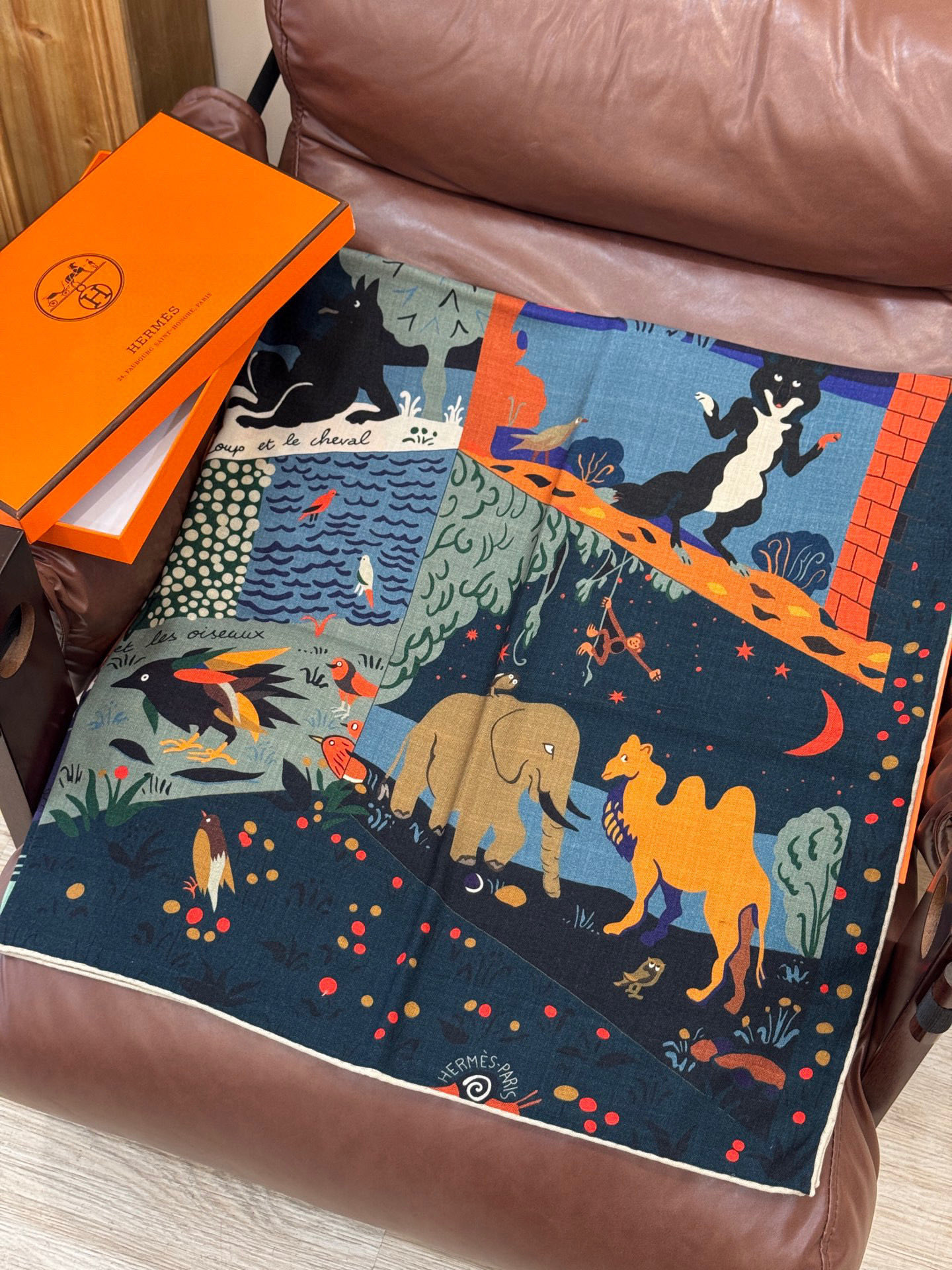  新款现货💖💖140丝绒方巾双面同色（专柜同步Hermes爱马仕）‼️抢‼️VIP推荐 ‼️下手一定要快